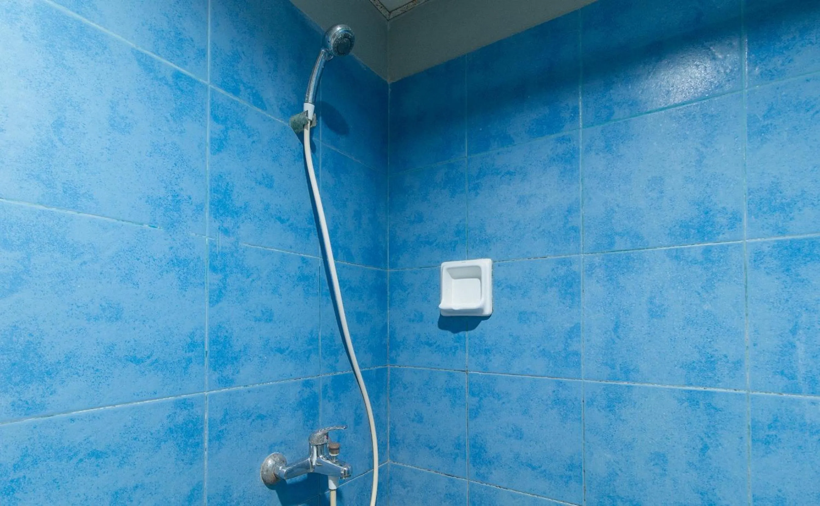 Bathroom in RedDoorz Plus New Era Budget Hotel Mandaue former RedDoorz Plus near UV Mandaue Cebu