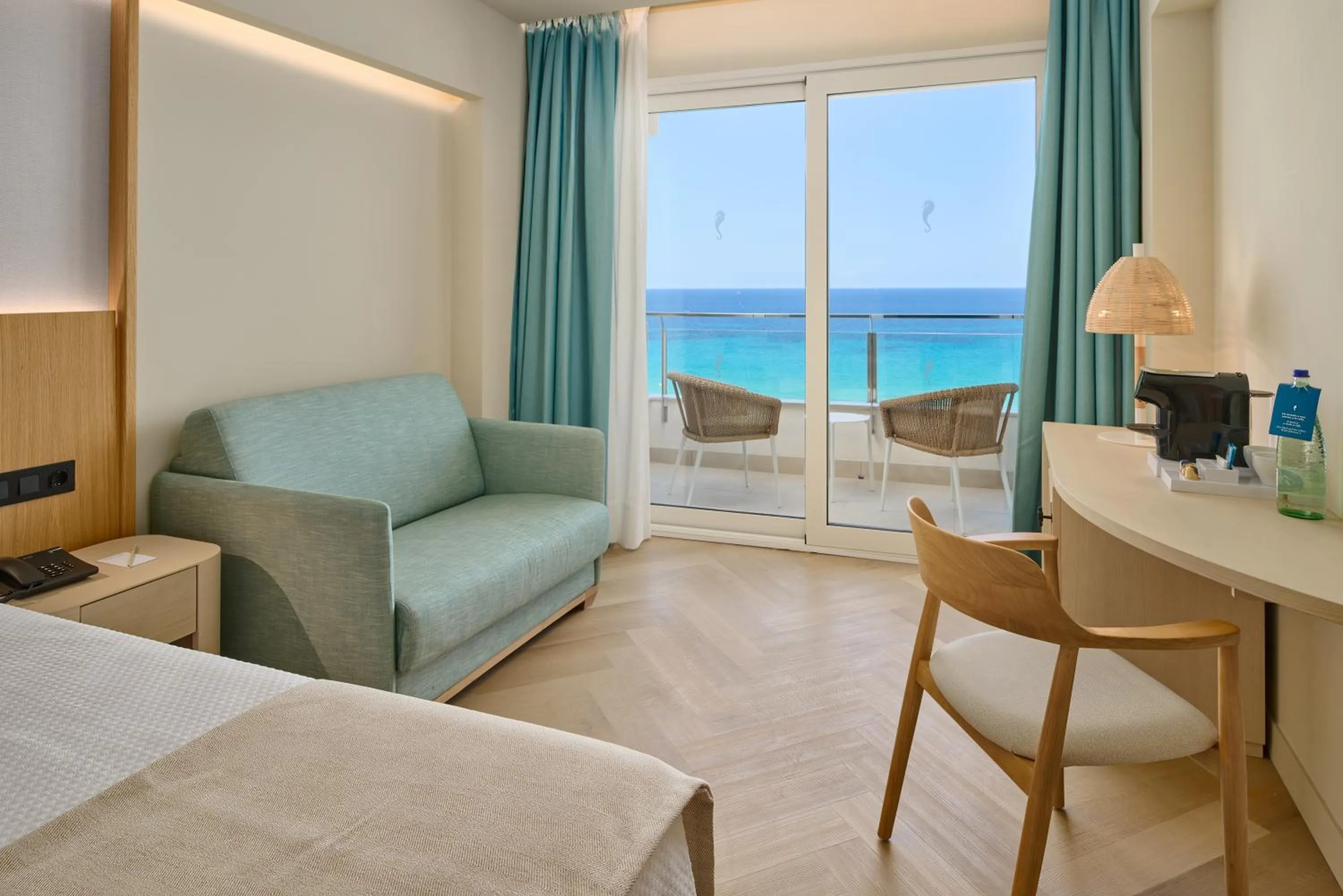 Coffee/tea facilities, Bed in Hipotels Don Juan