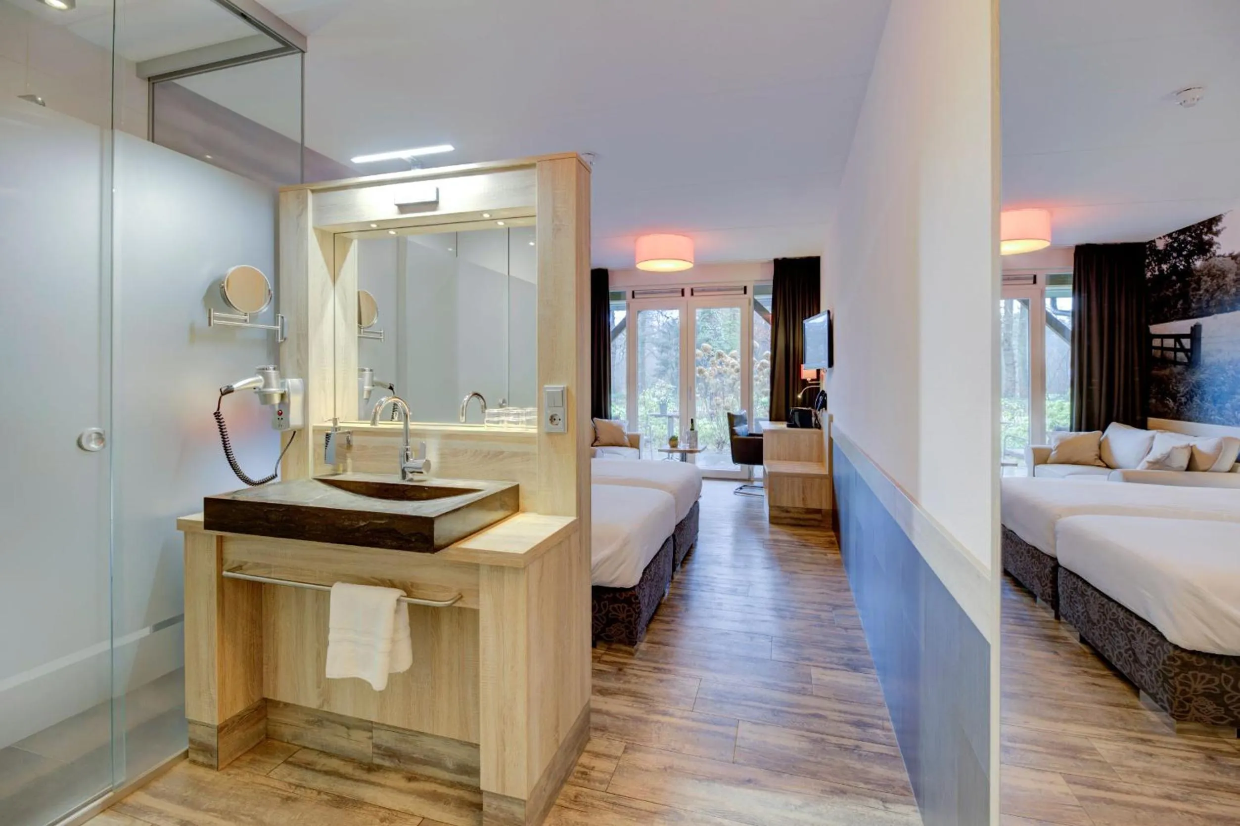 Bathroom, Bed in Hotel Erve Hulsbeek