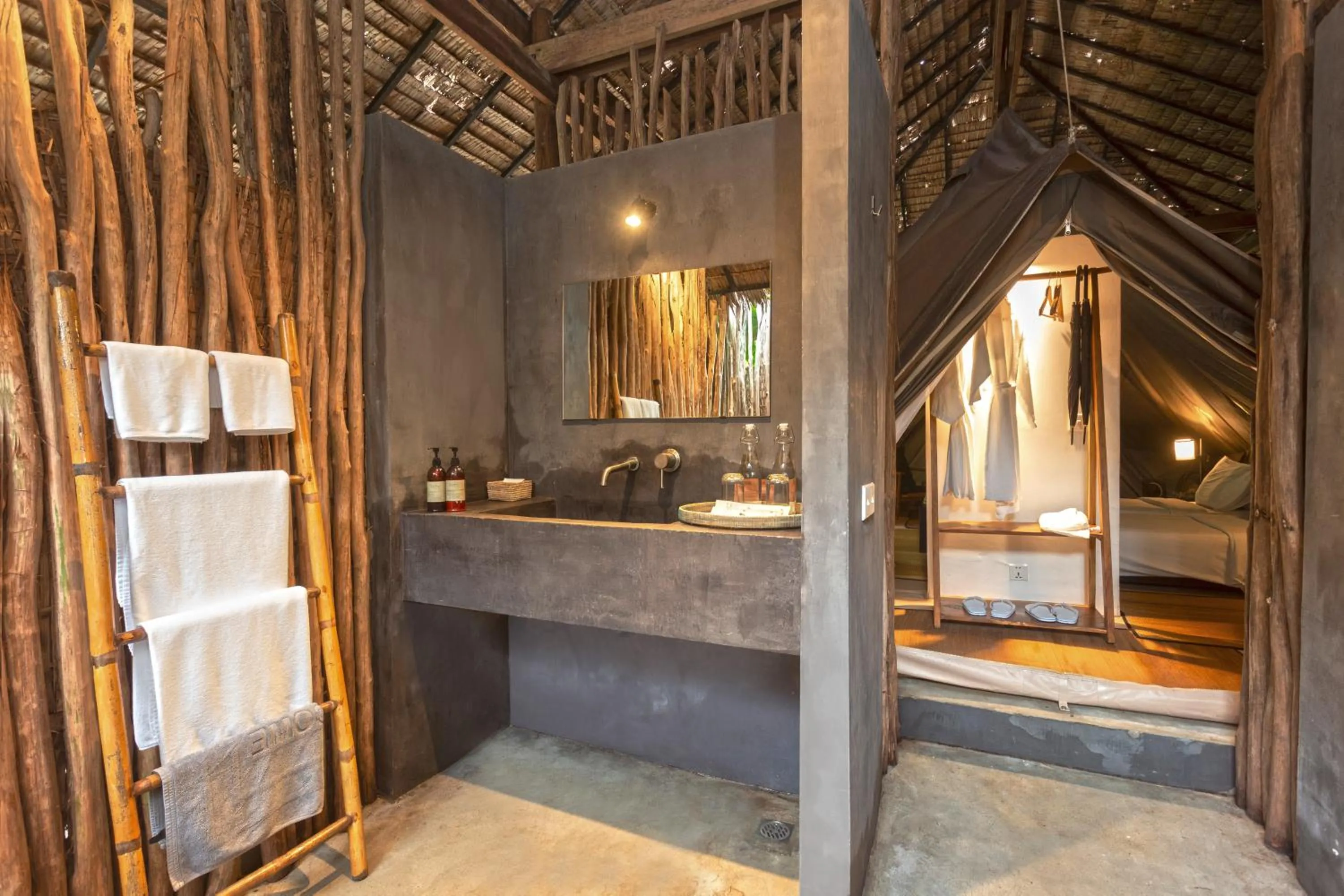 Bathroom in Tamu Koh Rong