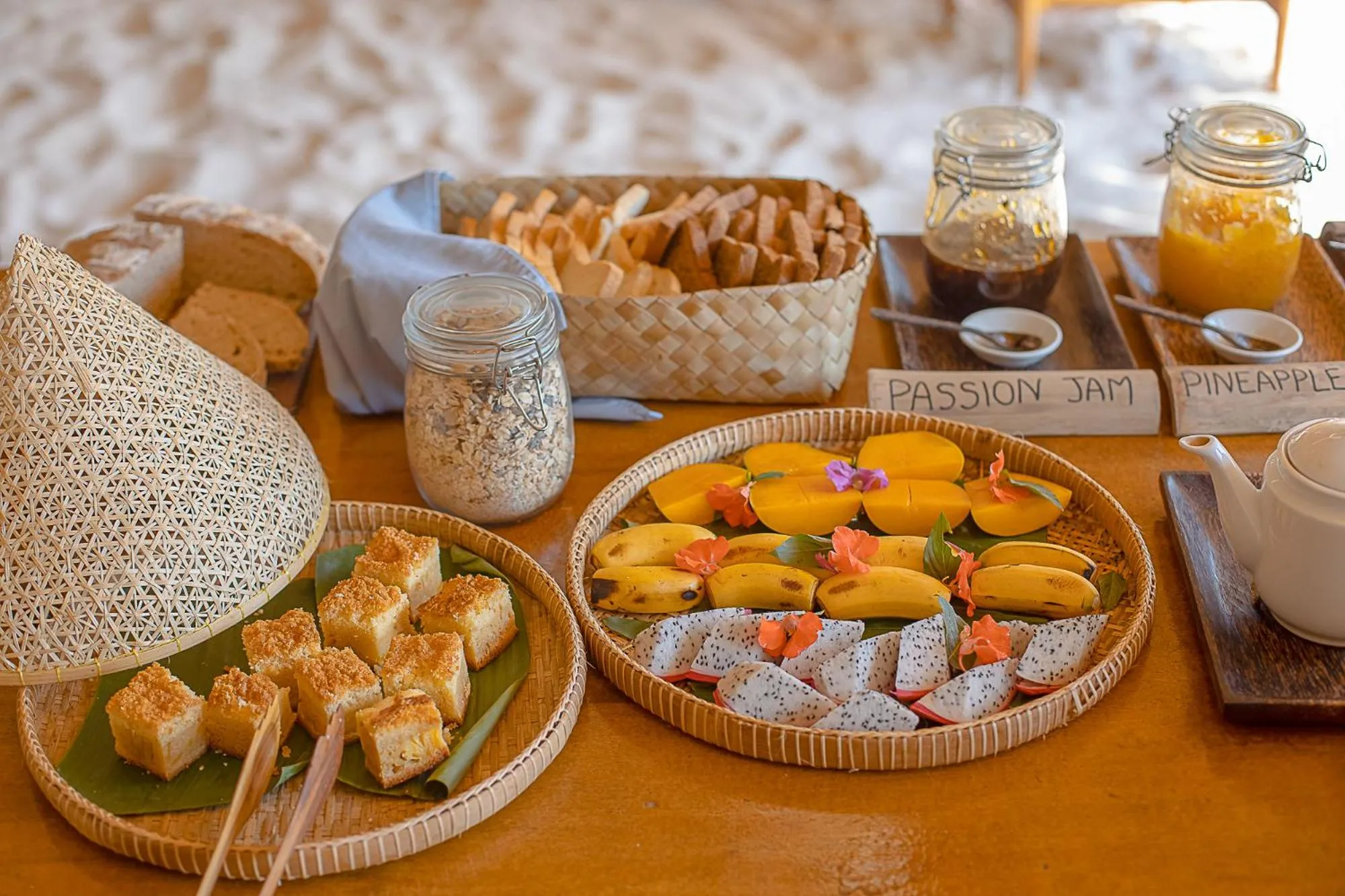 Food and drinks in Tamu Koh Rong