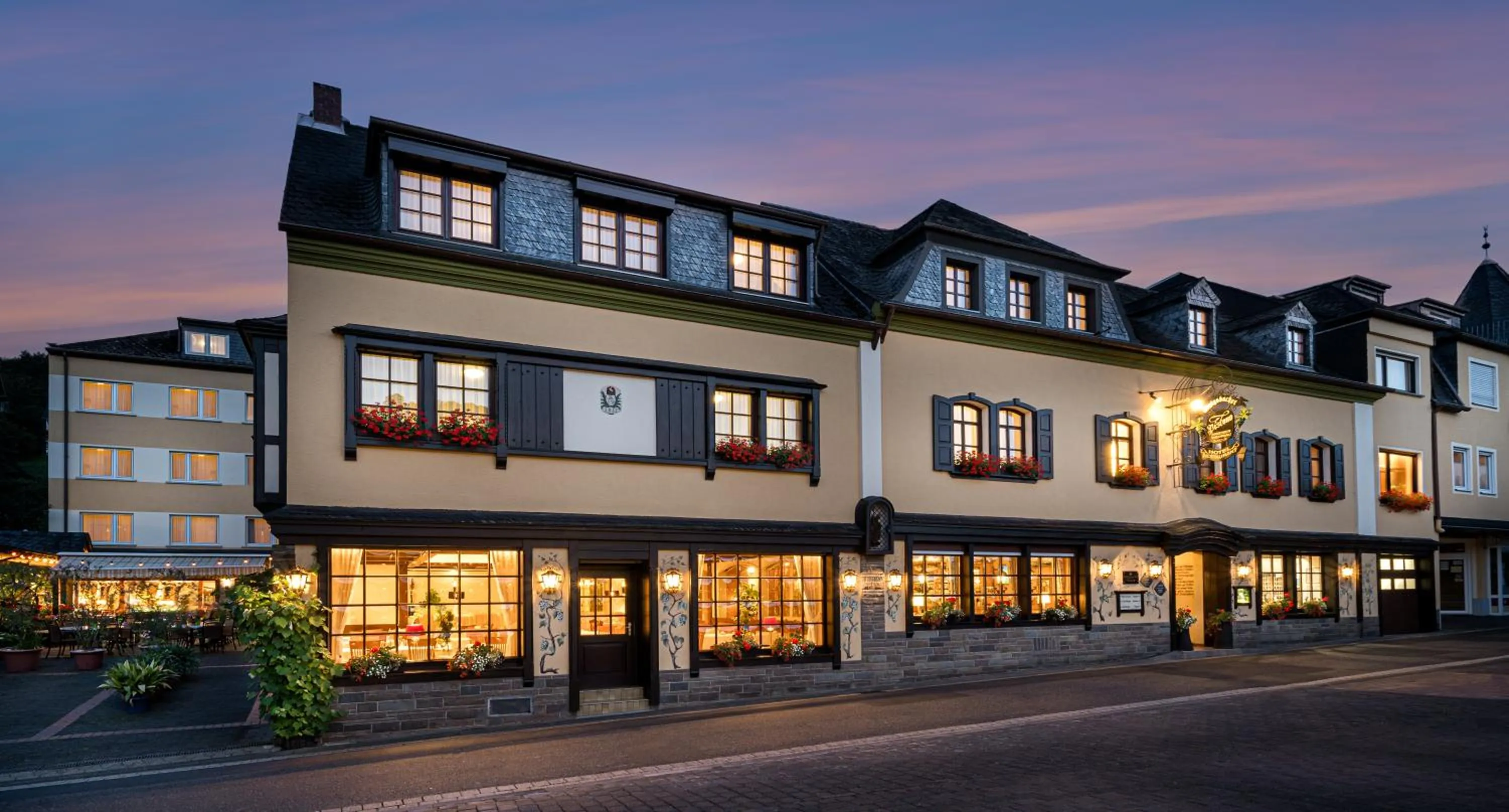 Property building in Hotel Pistono