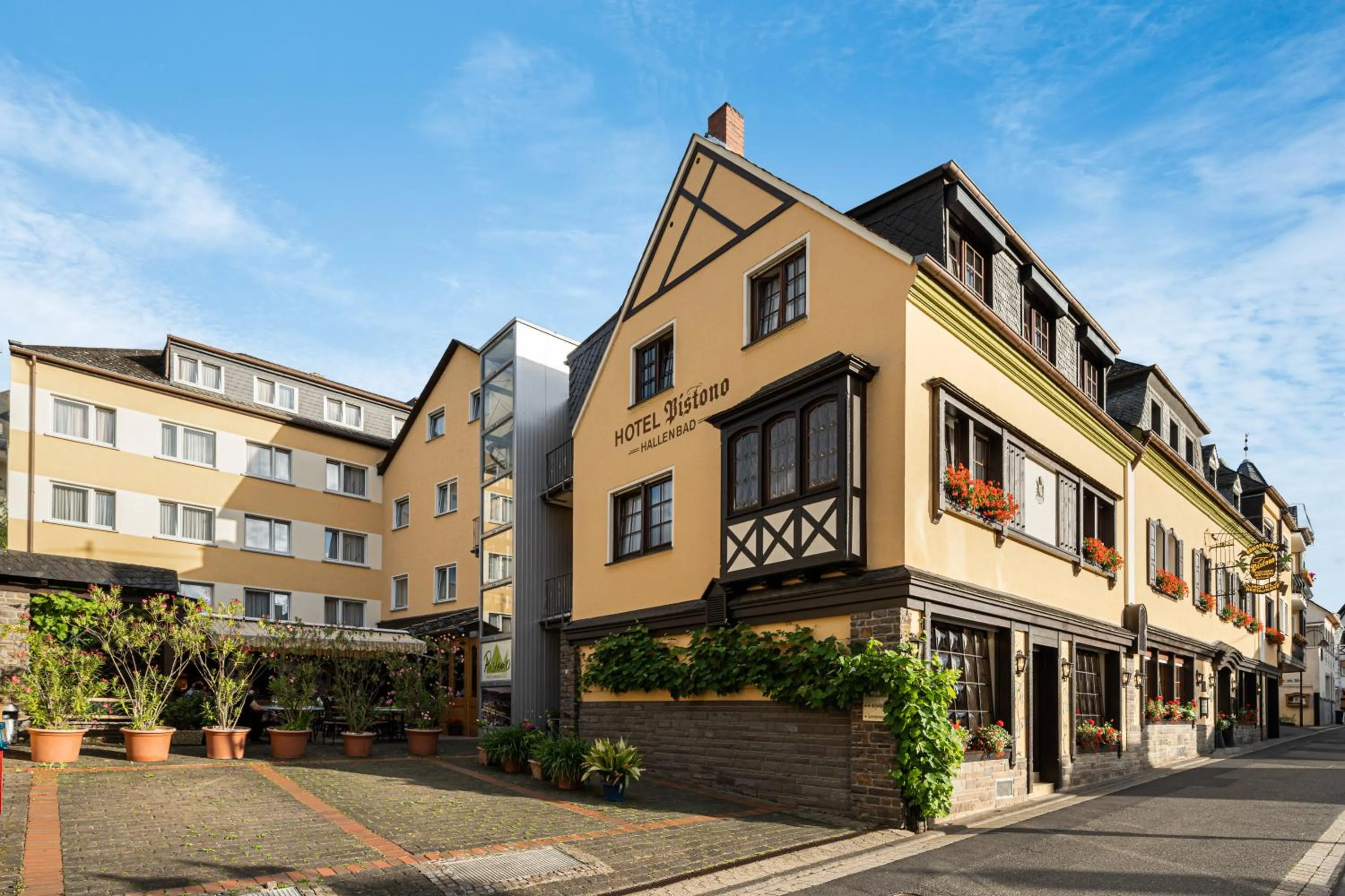 Property building in Hotel Pistono