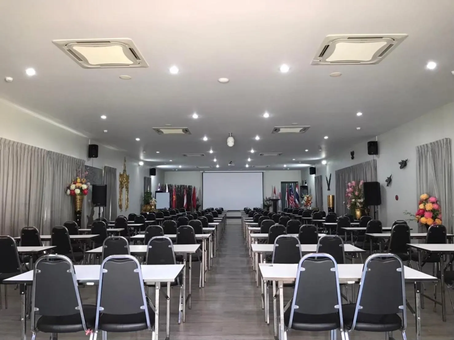Meeting/conference room in Baan Ping Kan Longstay