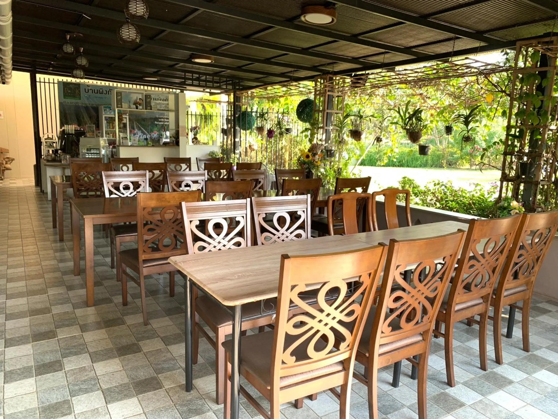 Restaurant/places to eat in Baan Ping Kan Longstay