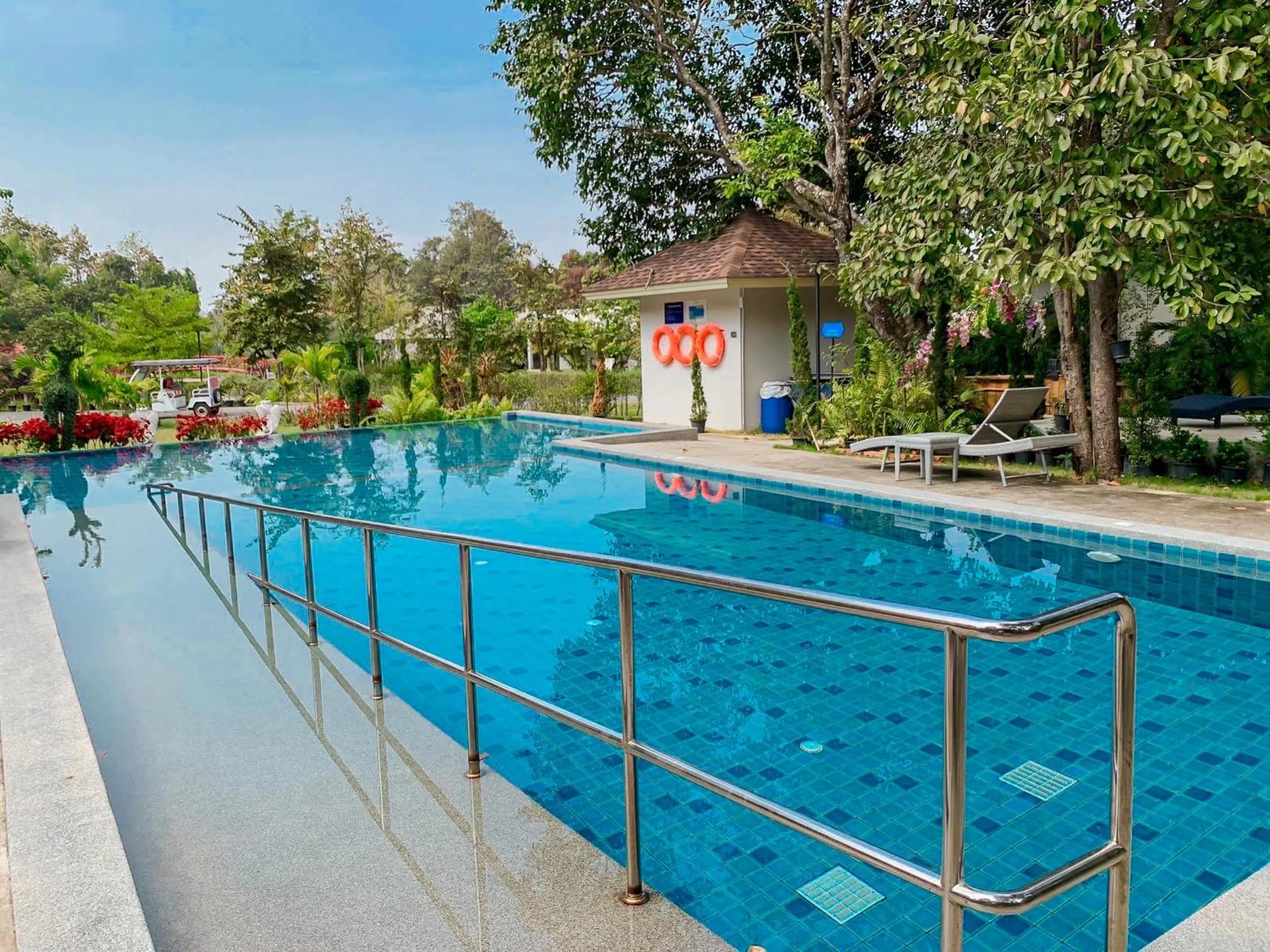 Swimming pool in Baan Ping Kan Longstay