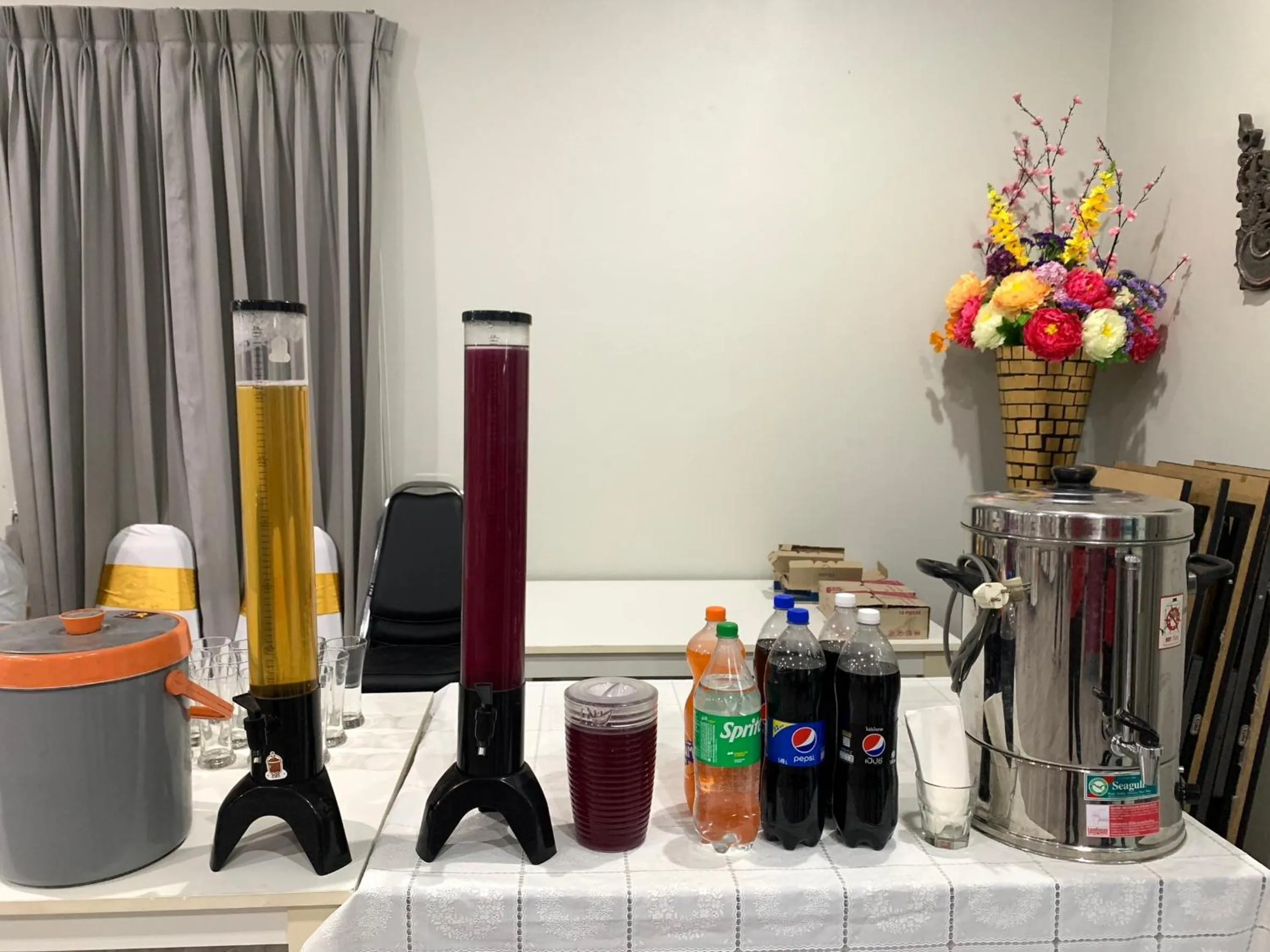 Food and drinks in Baan Ping Kan Longstay