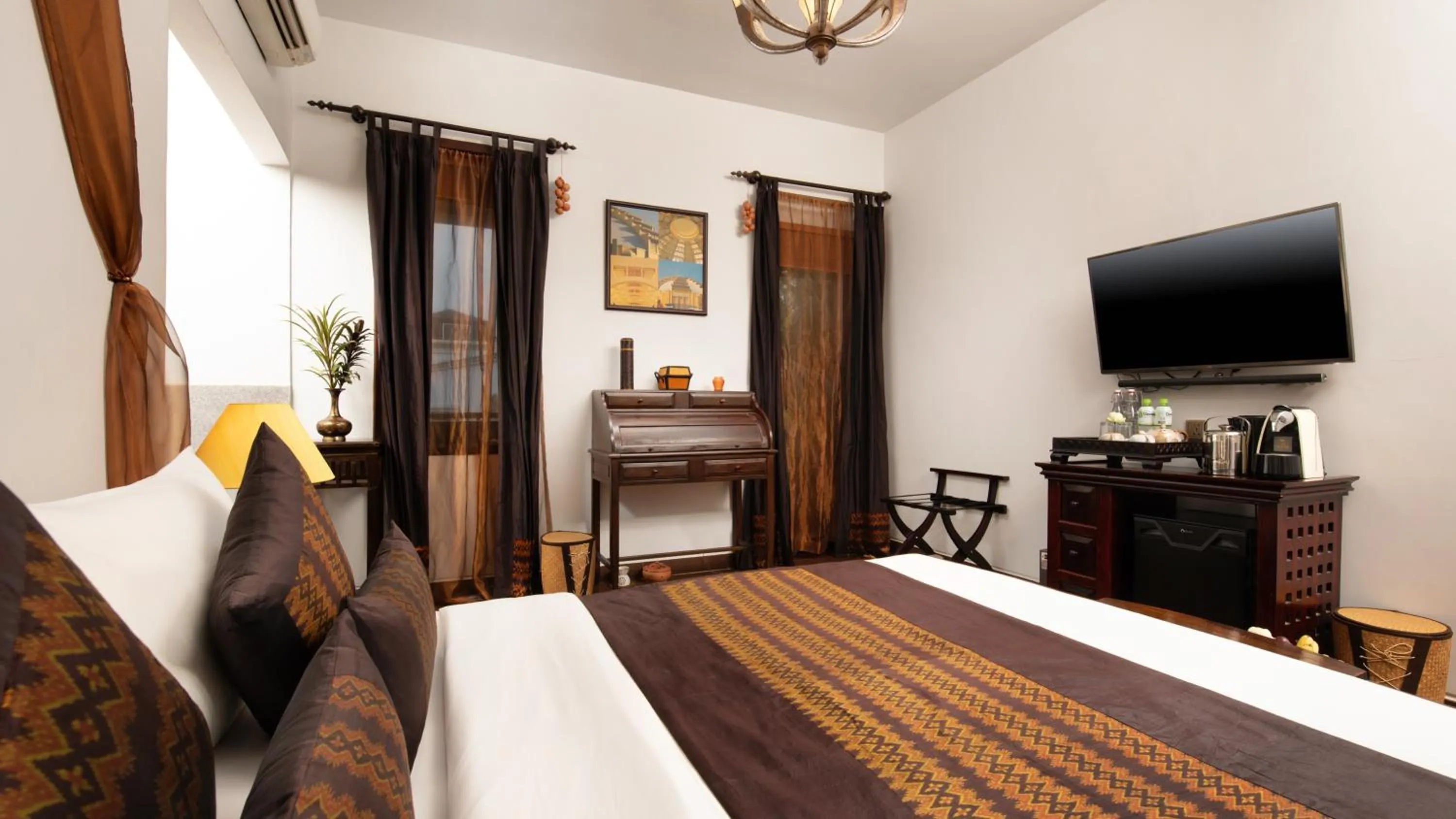 TV and multimedia, Bed in Mane History Lovers