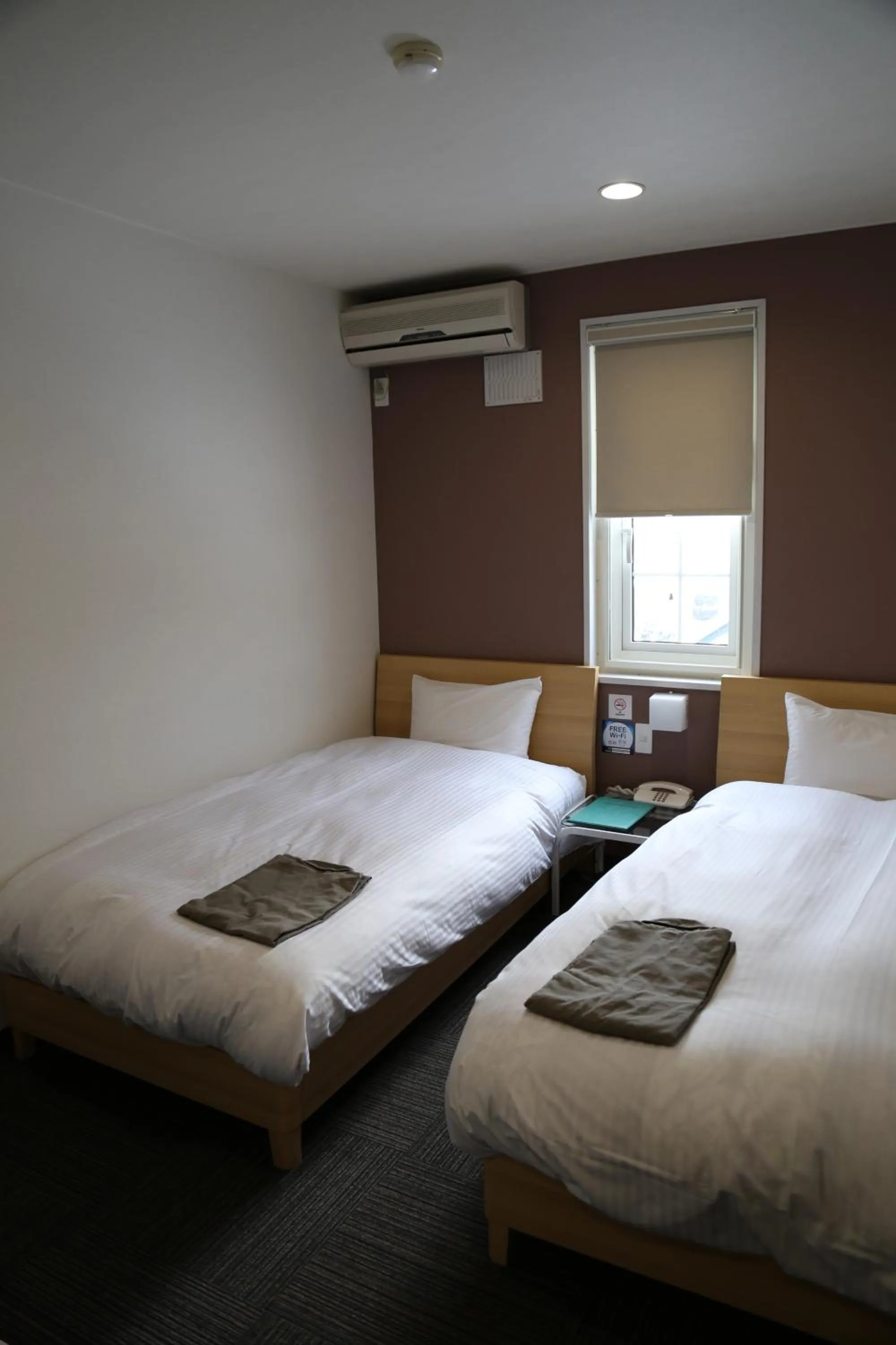 Bed in CHALET BURLAP FURANUI