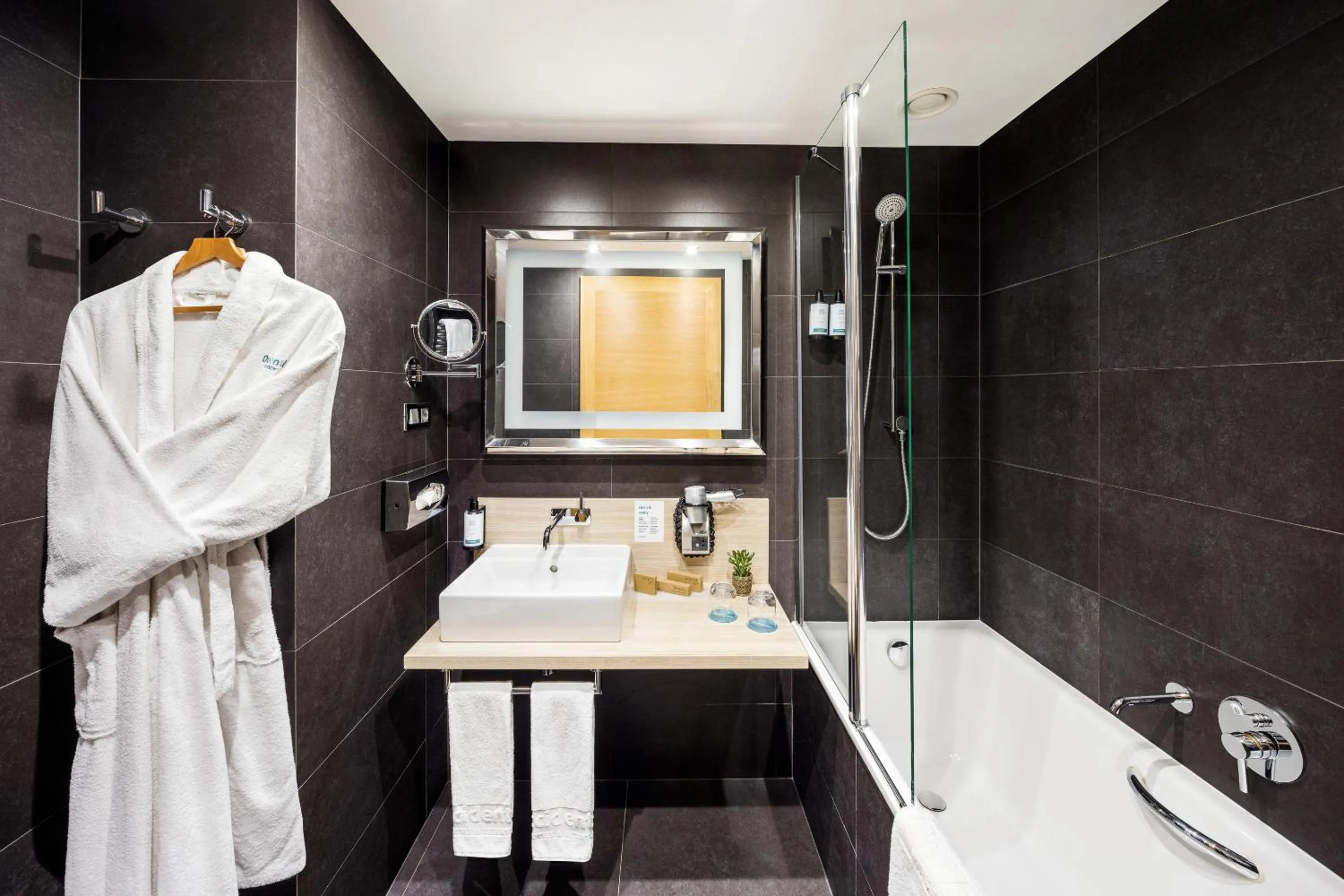 Bathroom in Occidental Praha Five