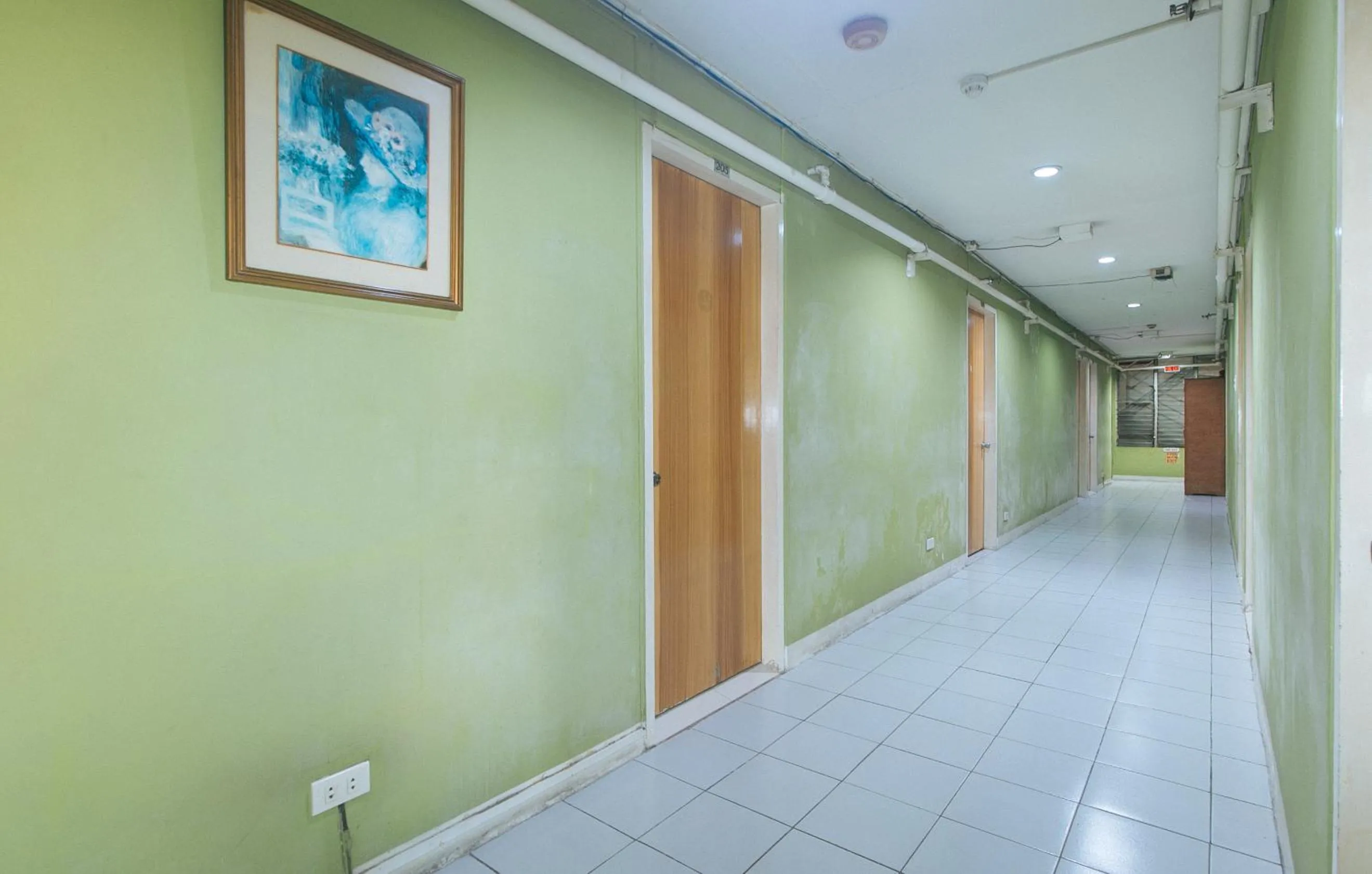 Area and facilities in RedDoorz @ Junquera Extension Cebu