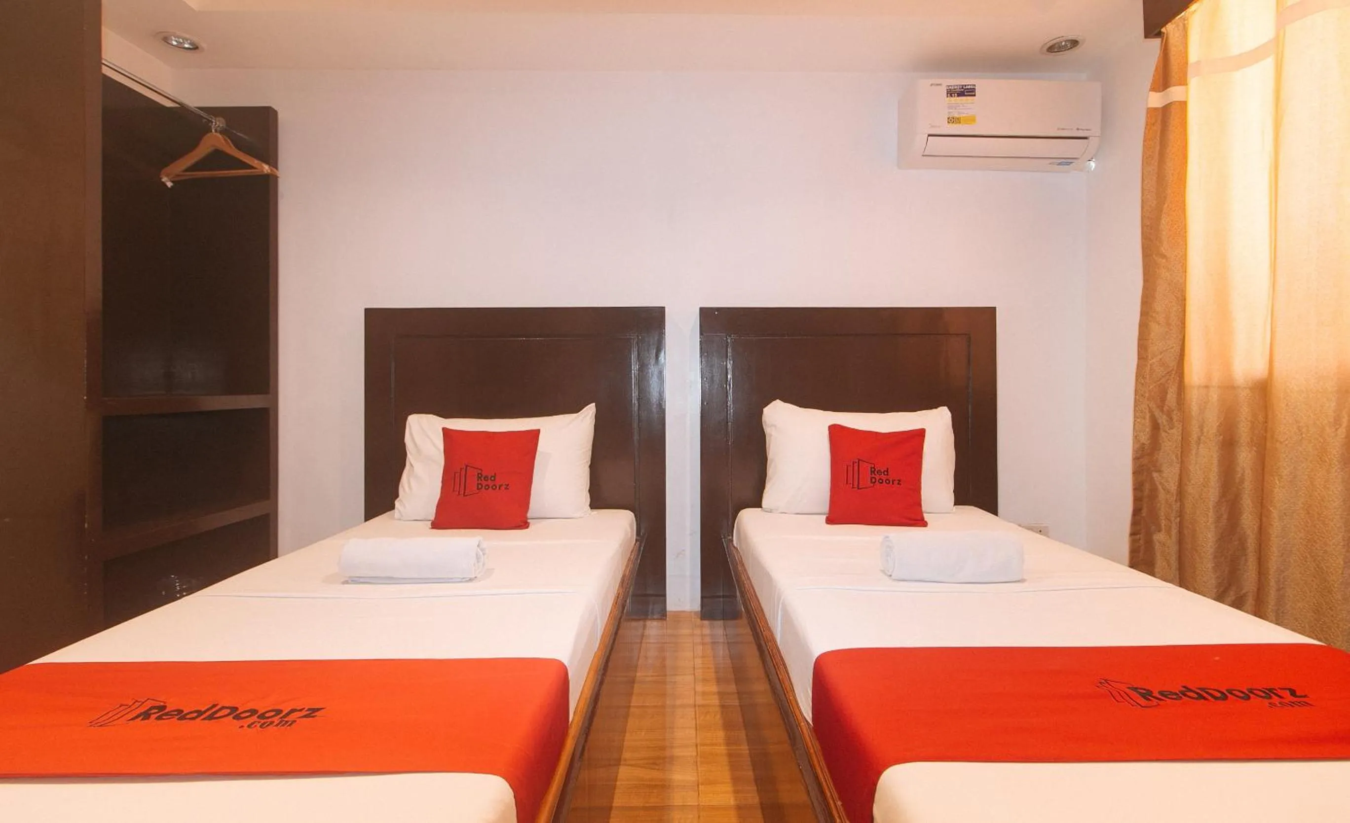 Bedroom, Bed in RedDoorz @ Junquera Extension Cebu