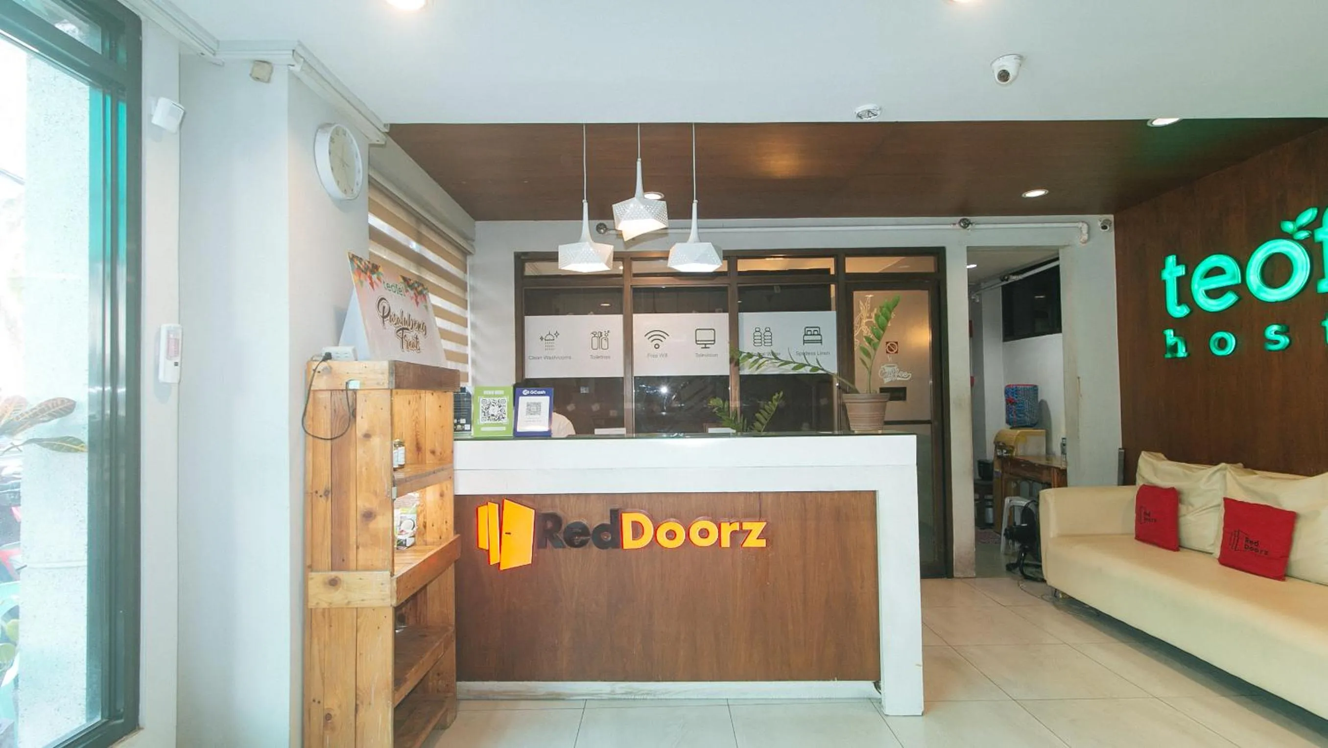 Lobby or reception in RedDoorz @ Junquera Extension Cebu
