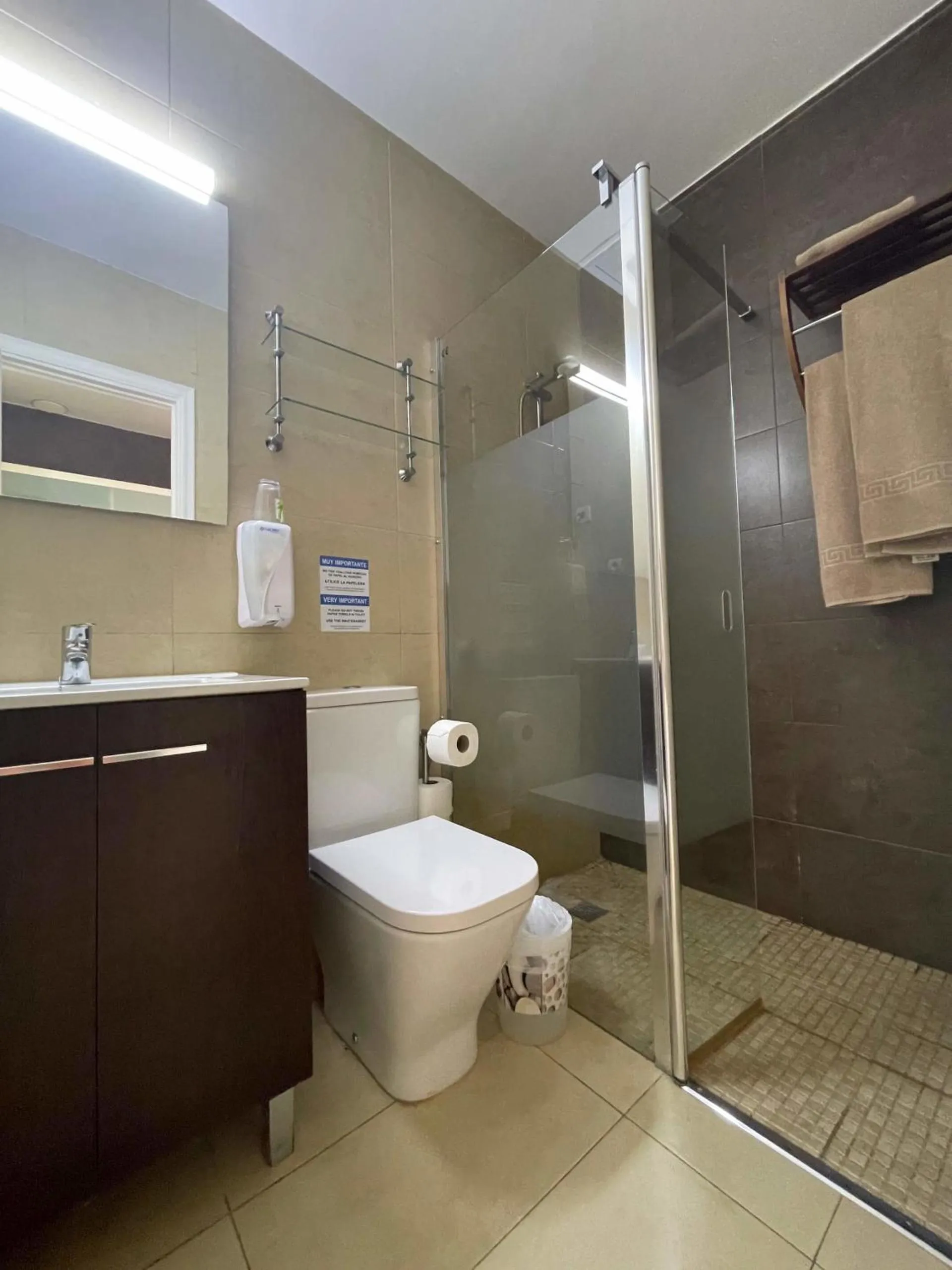 Bathroom in Rainbow Golf Bungalows, Gay Men-only Resort