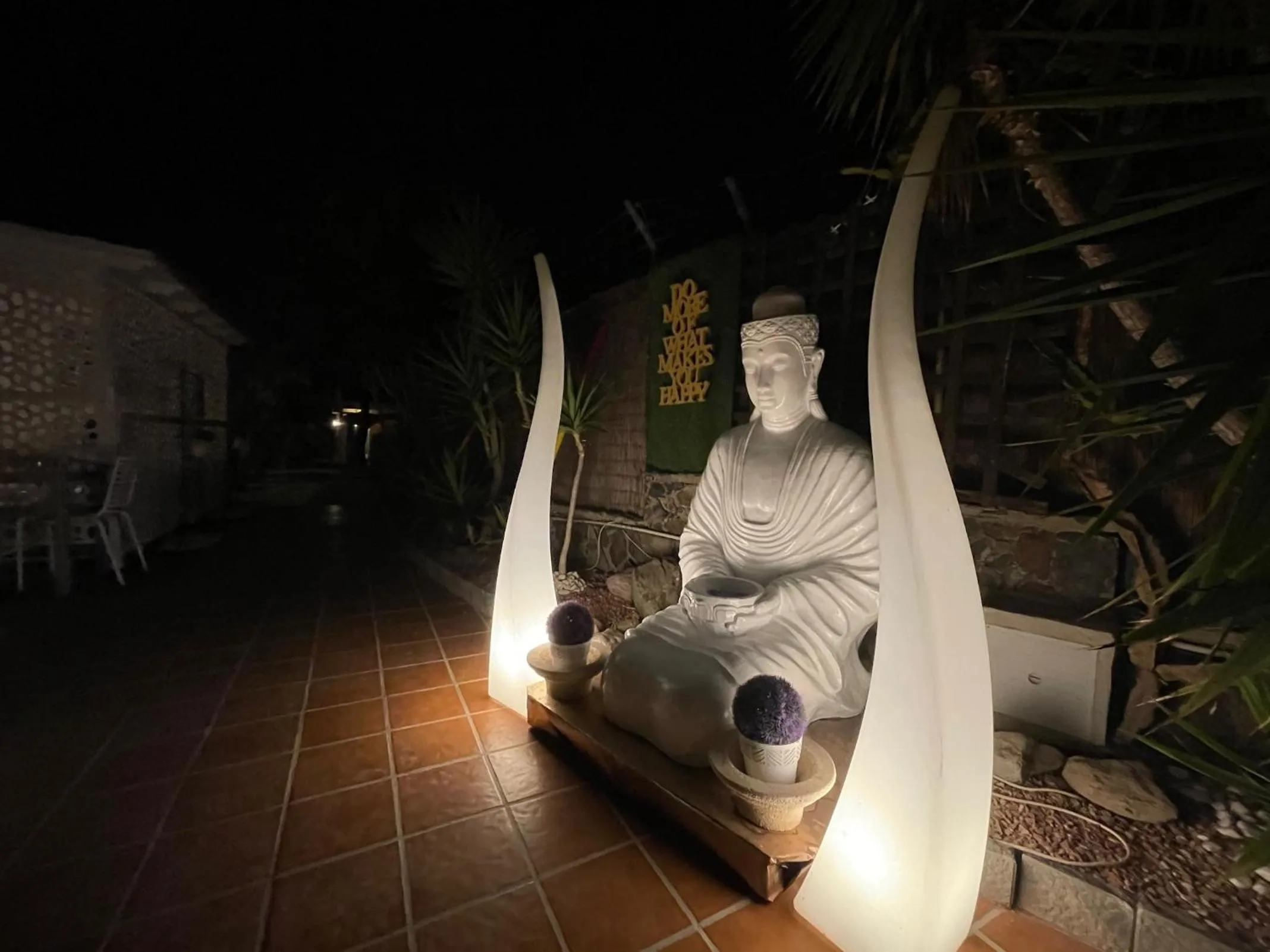 Garden in Rainbow Golf Bungalows, Gay Men-only Resort