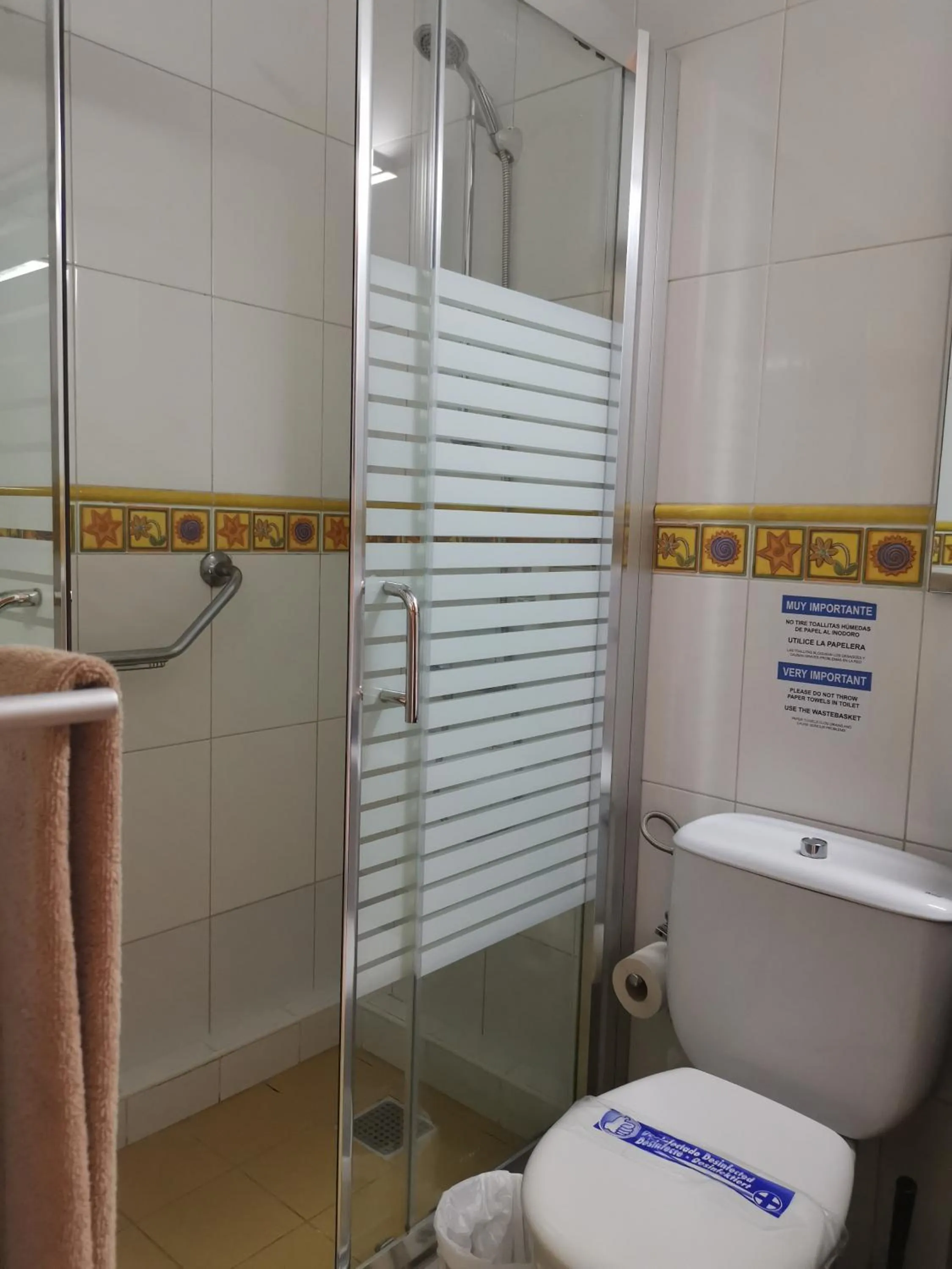 Shower in Rainbow Golf Bungalows, Gay Men-only Resort