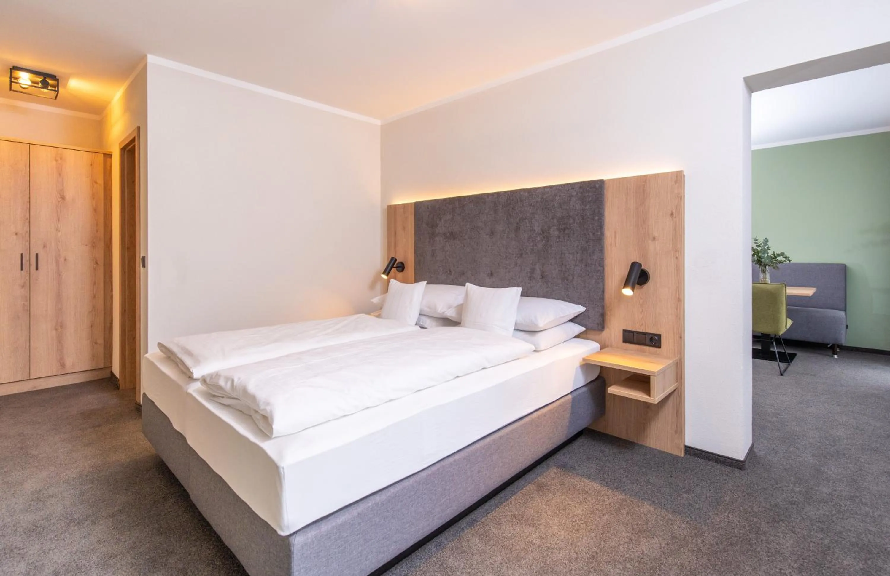 Bedroom, Bed in Hotel Schwan