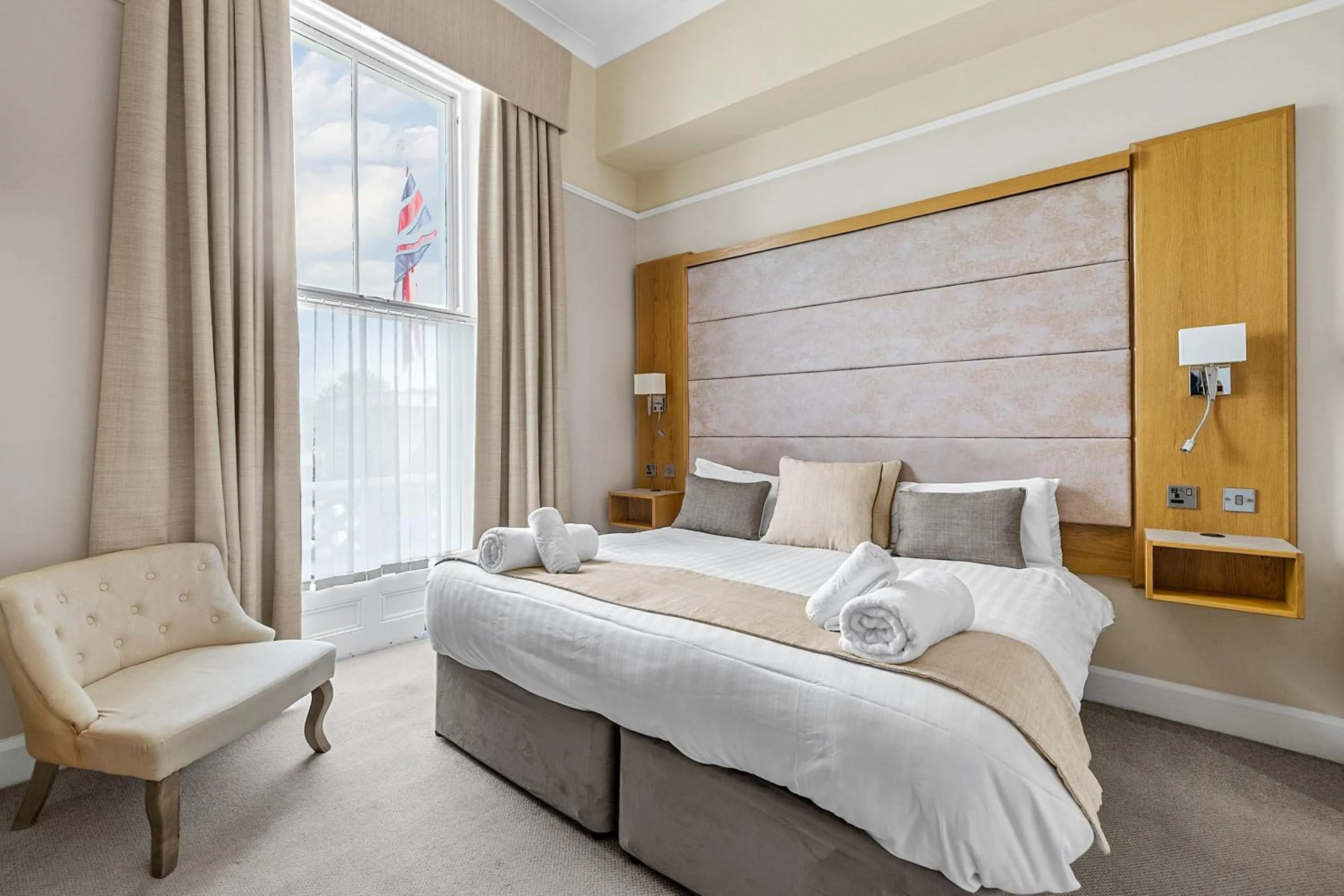 Bed in Invicta Hotel Plymouth