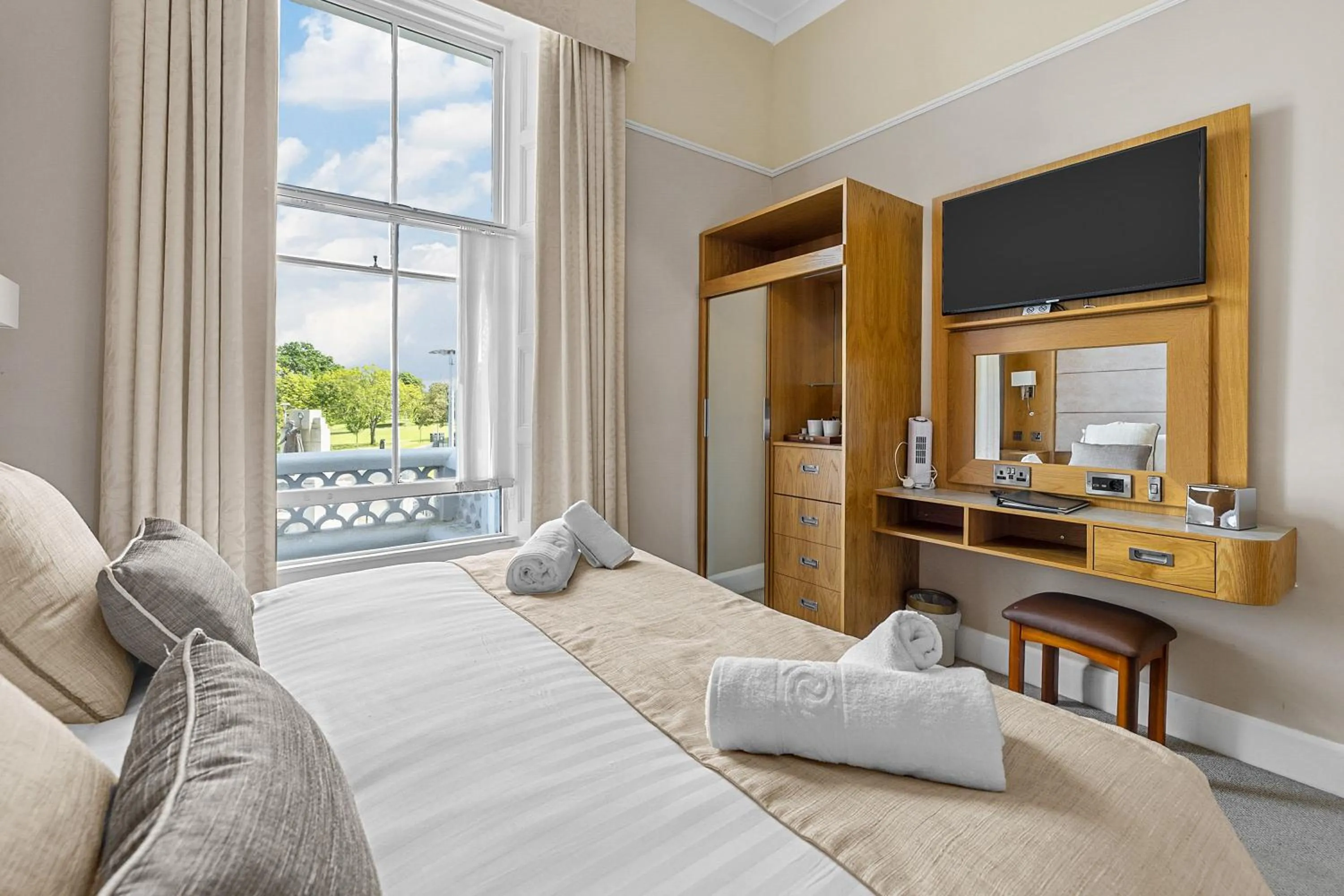 Bed in Invicta Hotel Plymouth