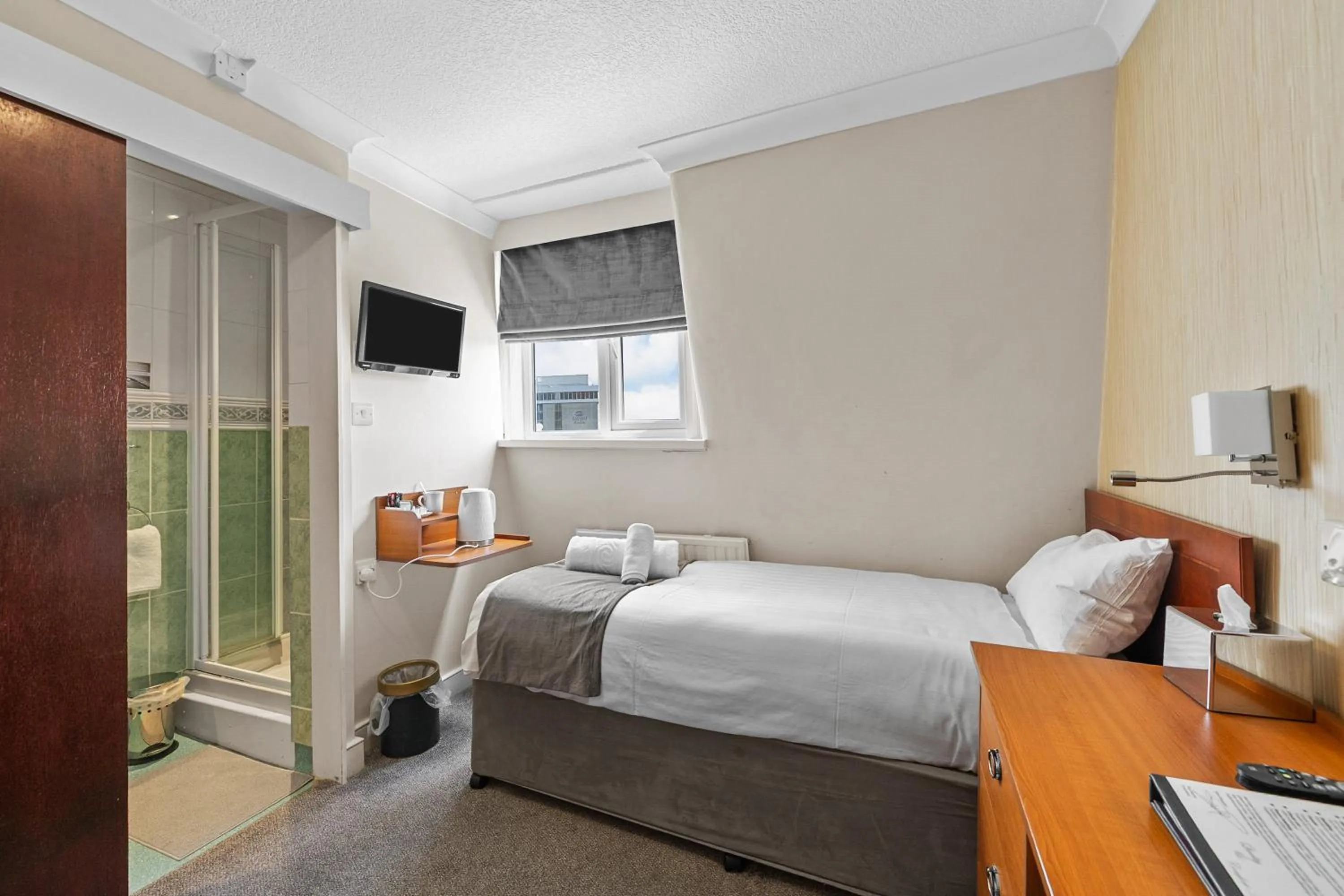 Bed in Invicta Hotel Plymouth