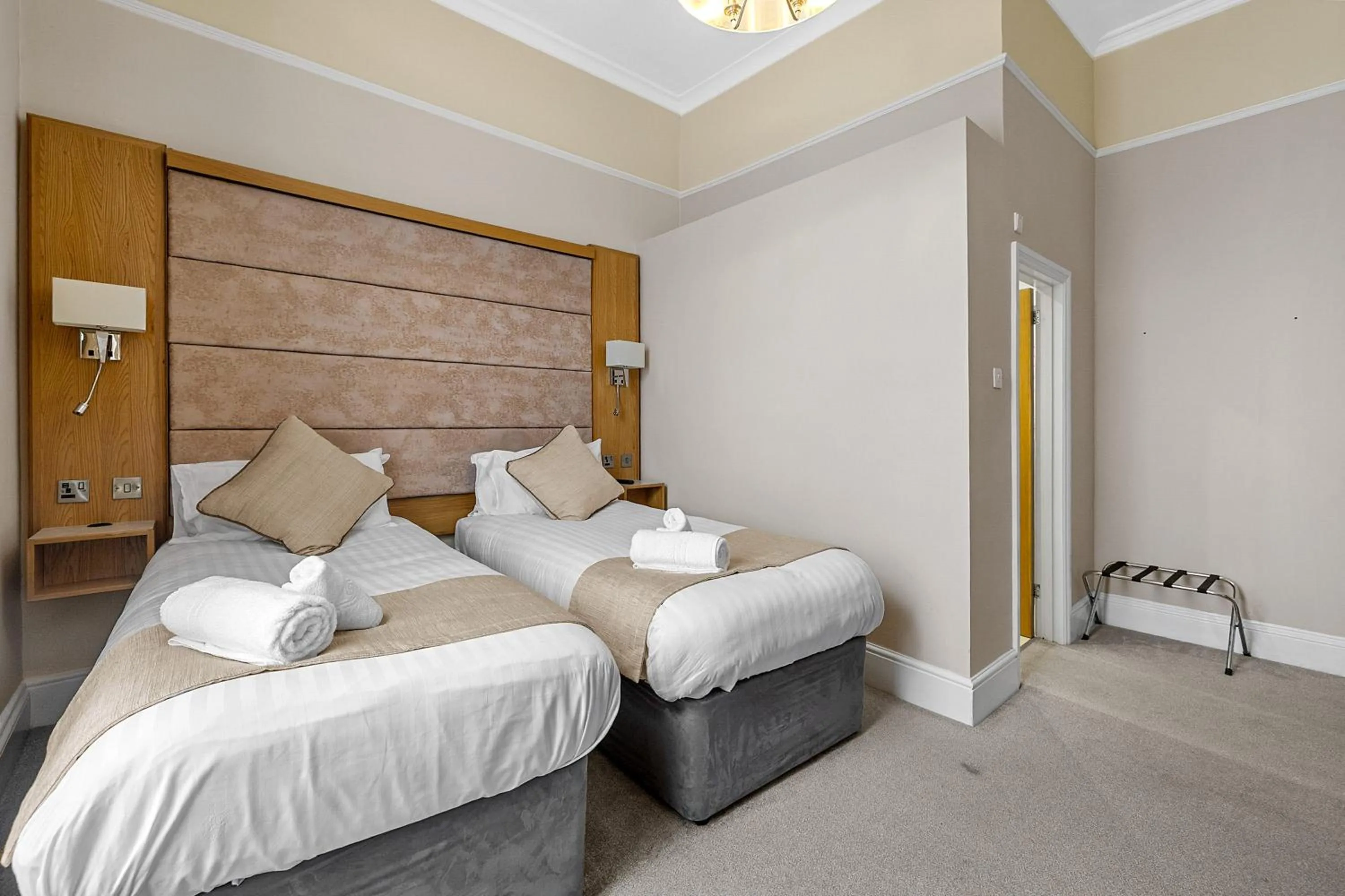 Bed in Invicta Hotel Plymouth