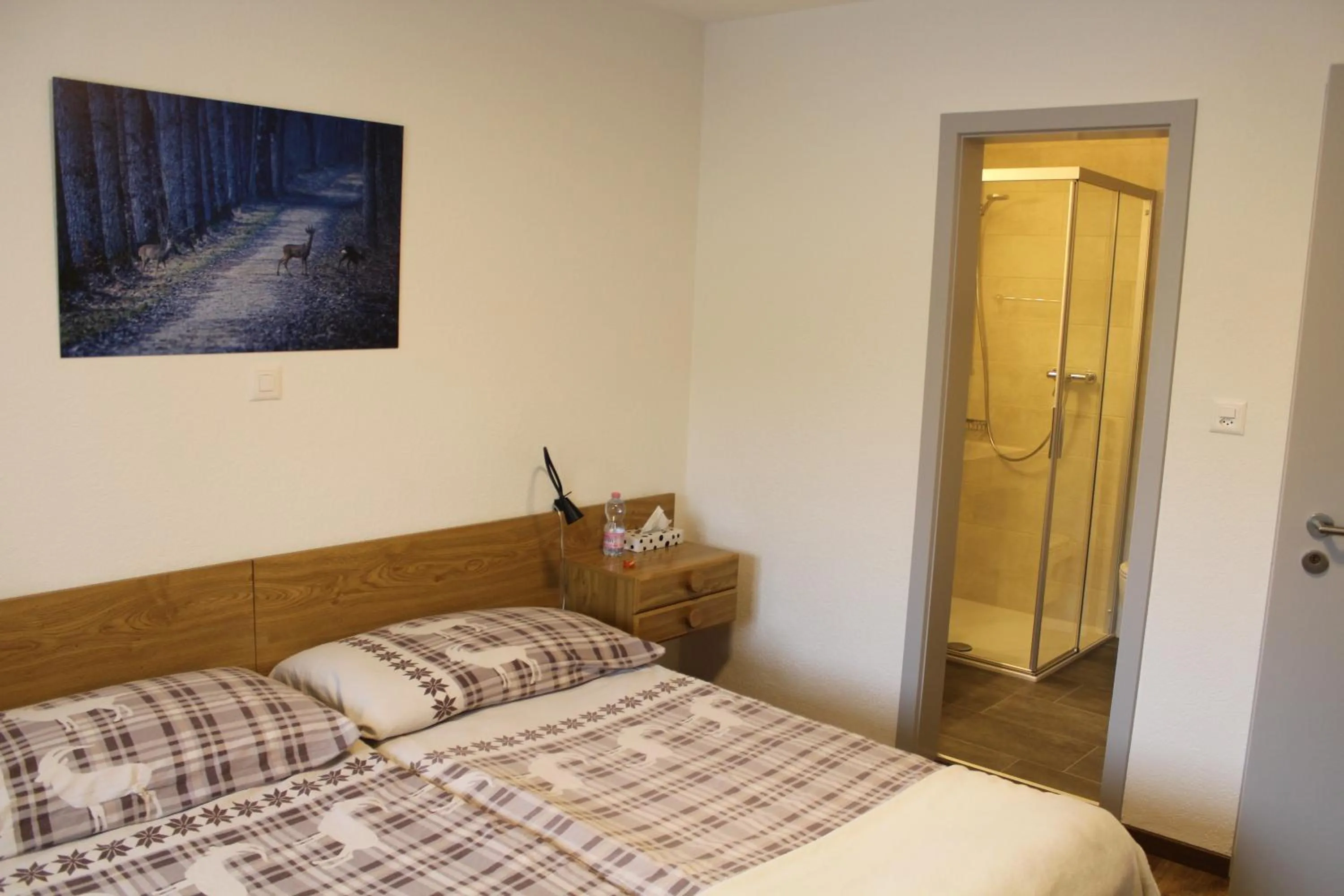 Bedroom, Bed in Bonne Auberge Les Bugnenets