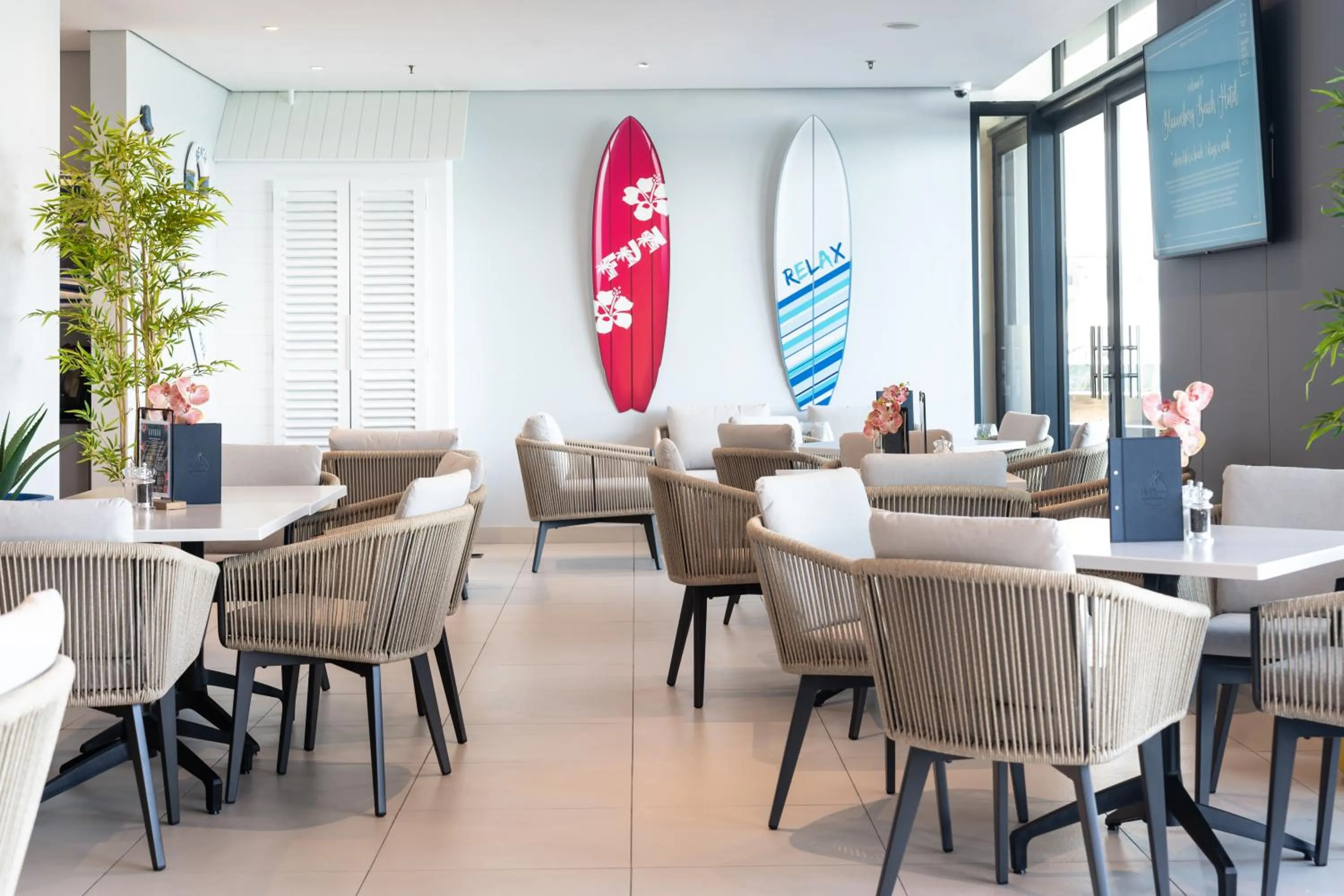 Restaurant/places to eat in Blaauwberg Beach Hotel