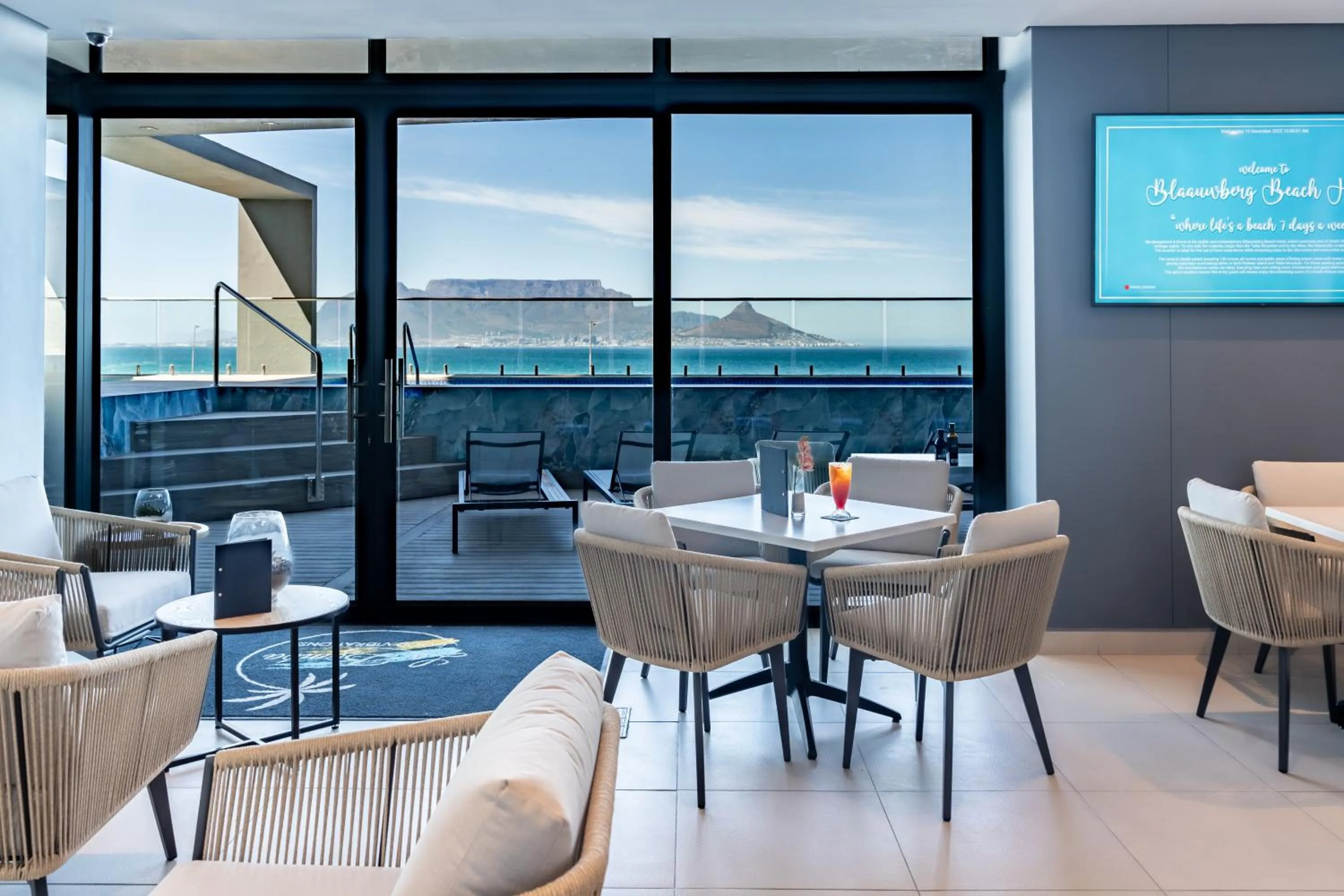 Restaurant/places to eat in Blaauwberg Beach Hotel