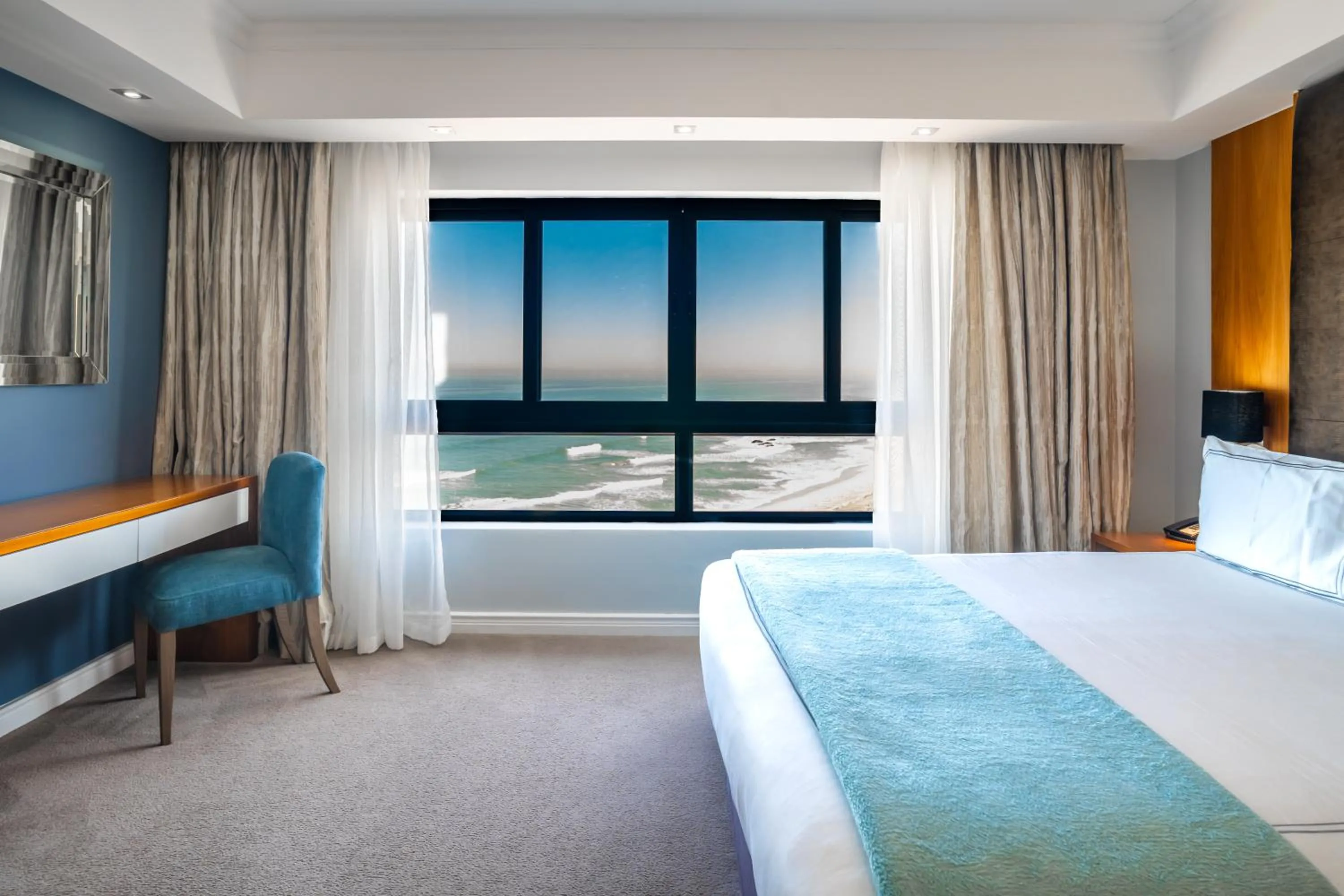 Bed in Blaauwberg Beach Hotel