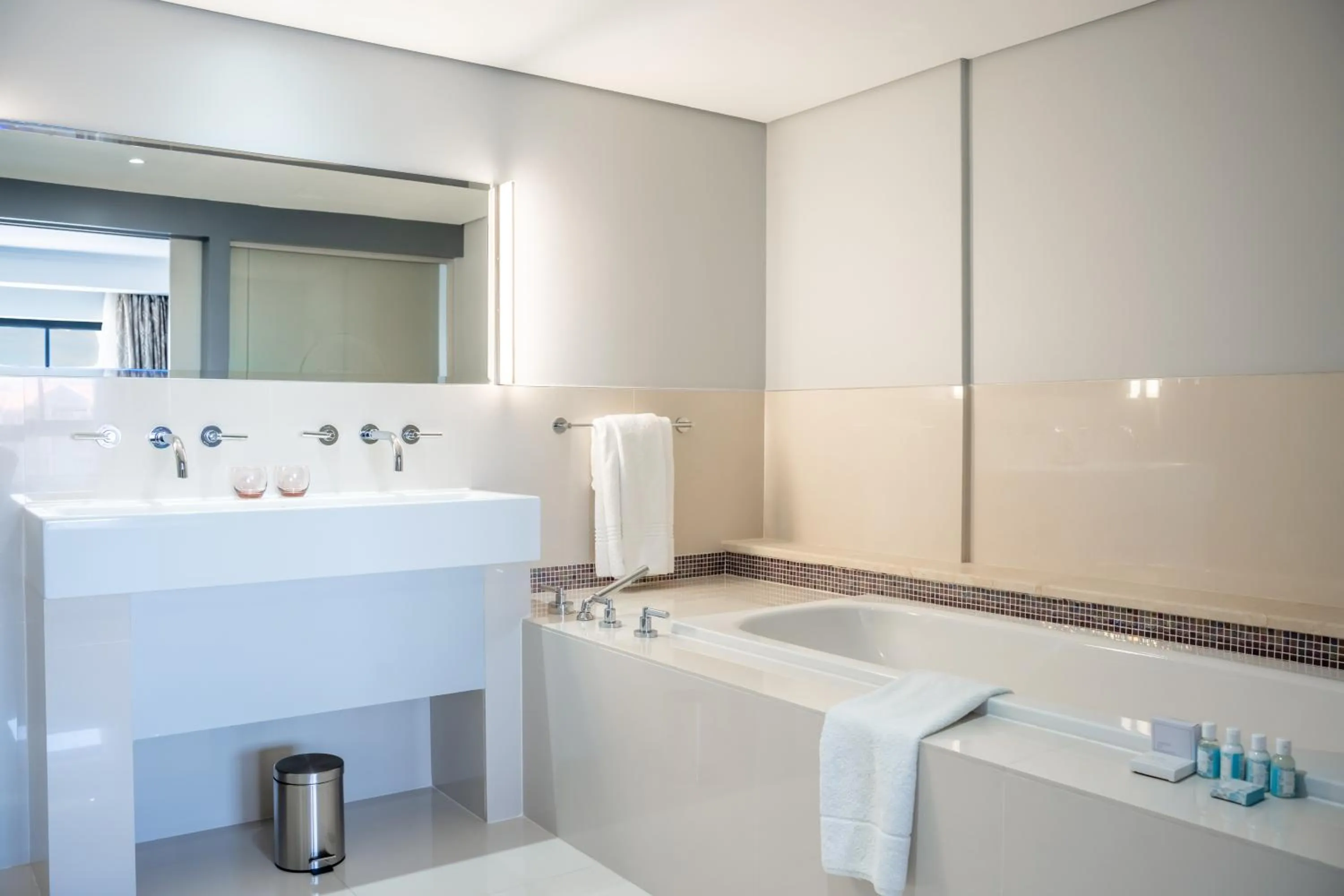 Bathroom in Blaauwberg Beach Hotel