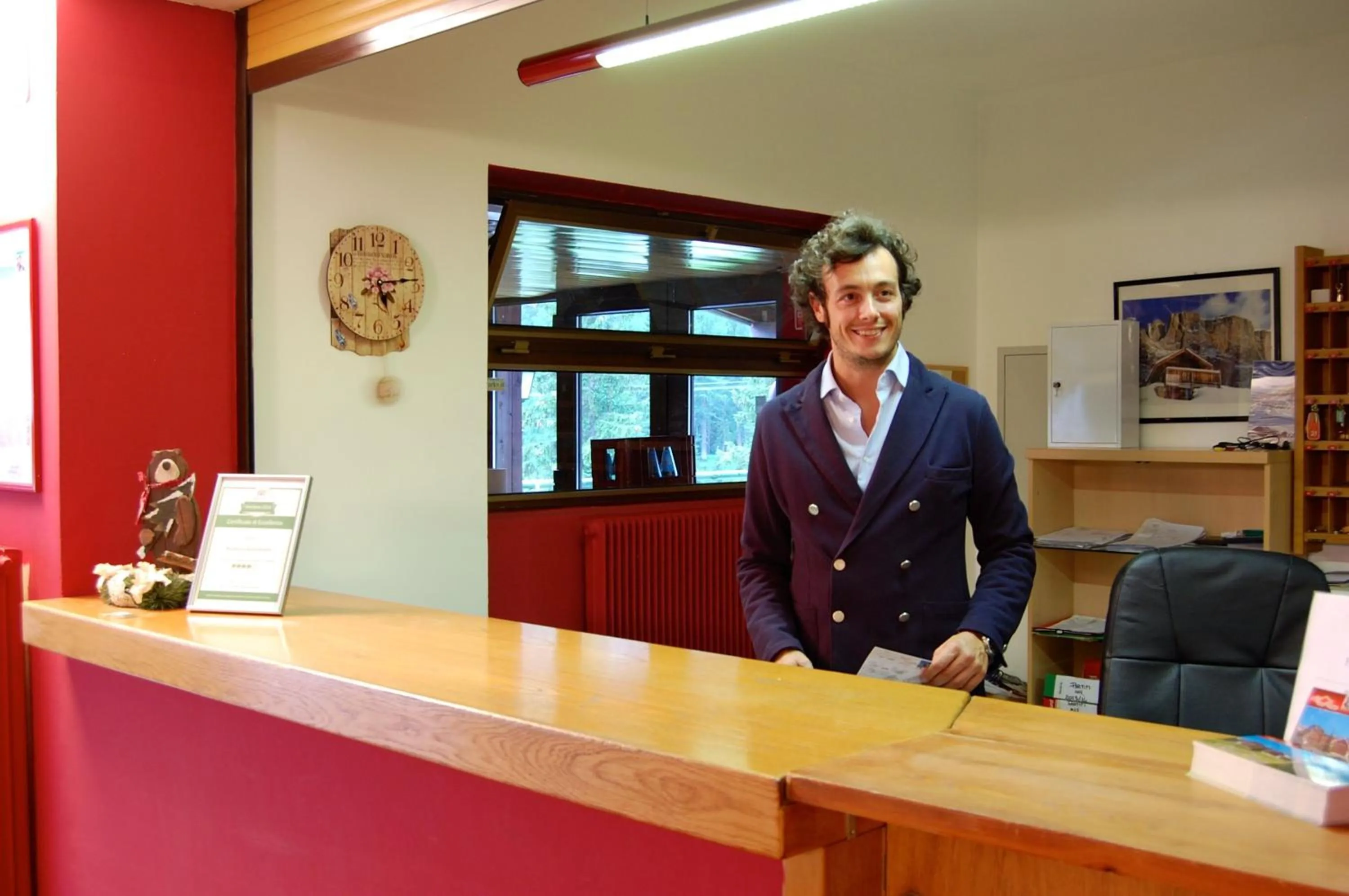 Staff in Residence Rododendro