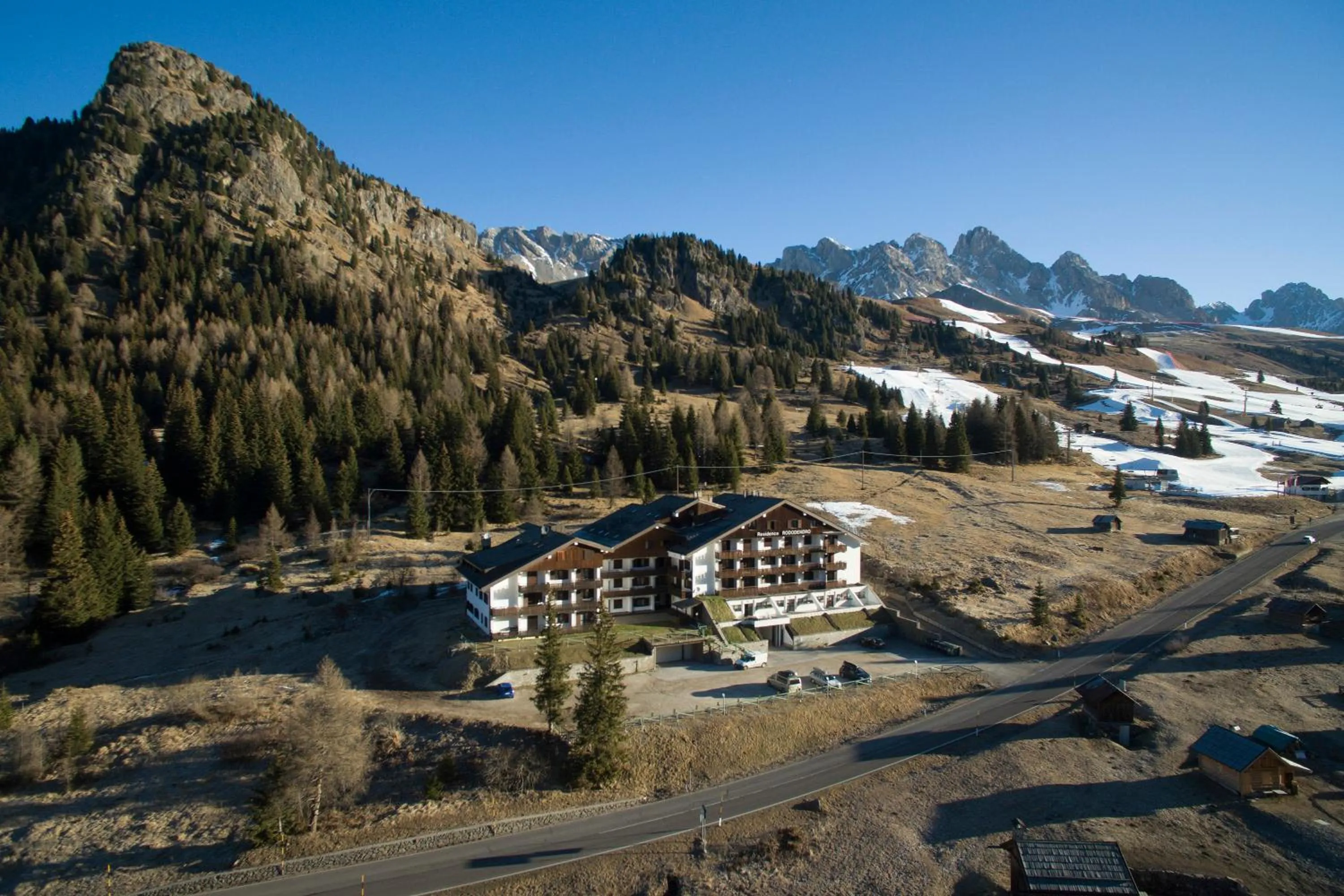 Property building in Residence Rododendro