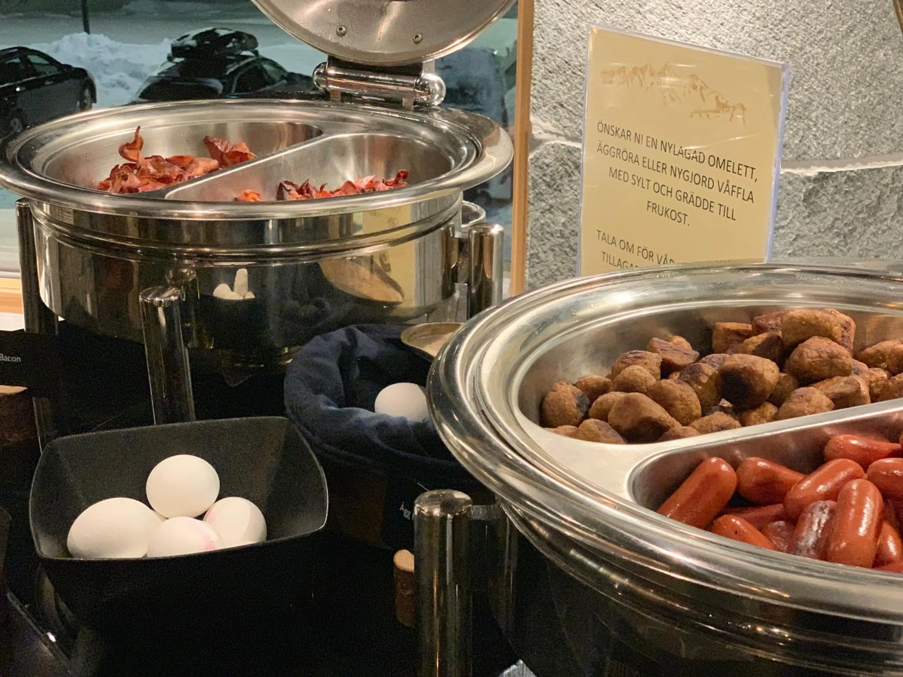 Breakfast in Mountain Lodge