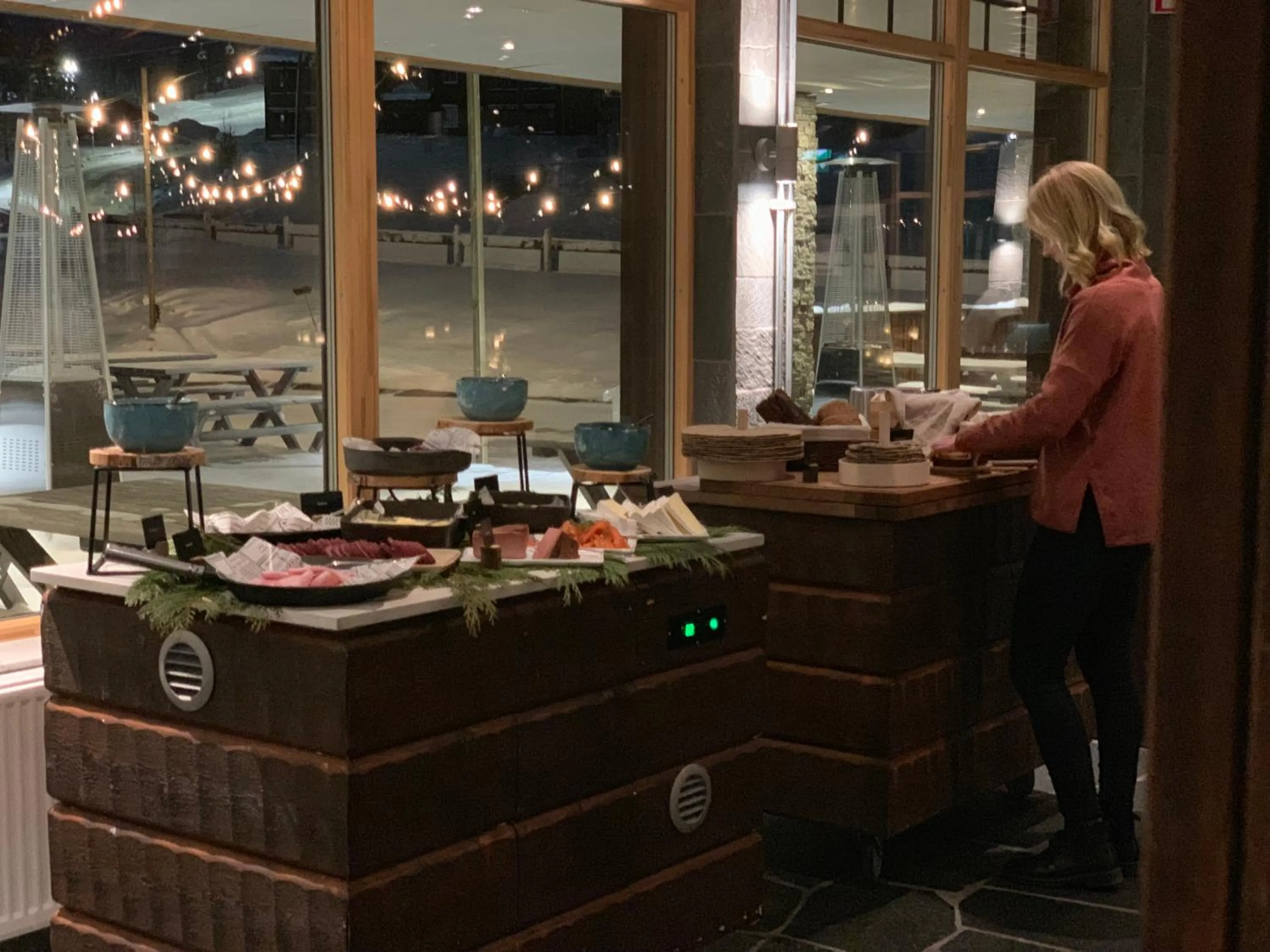 Breakfast in Mountain Lodge