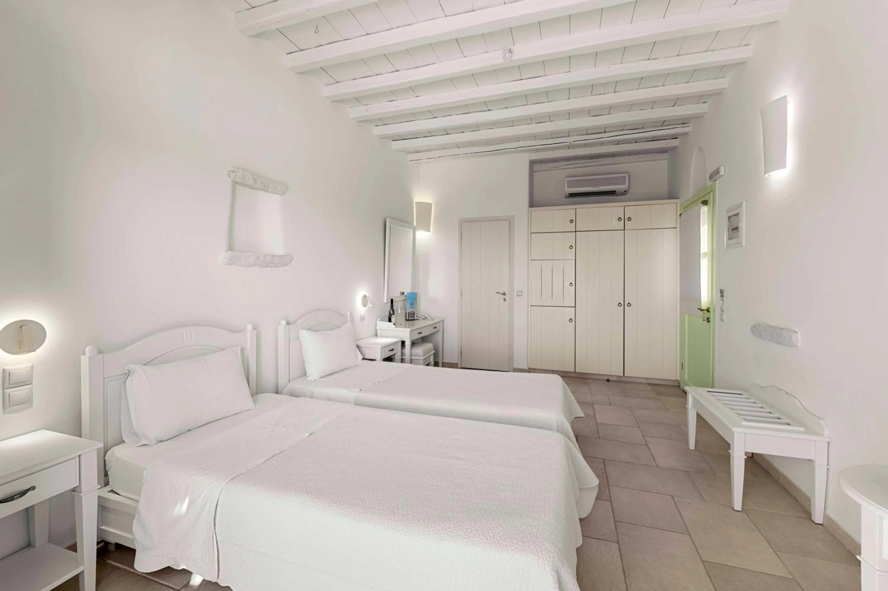 Bedroom, Bed in Anthea Hotel