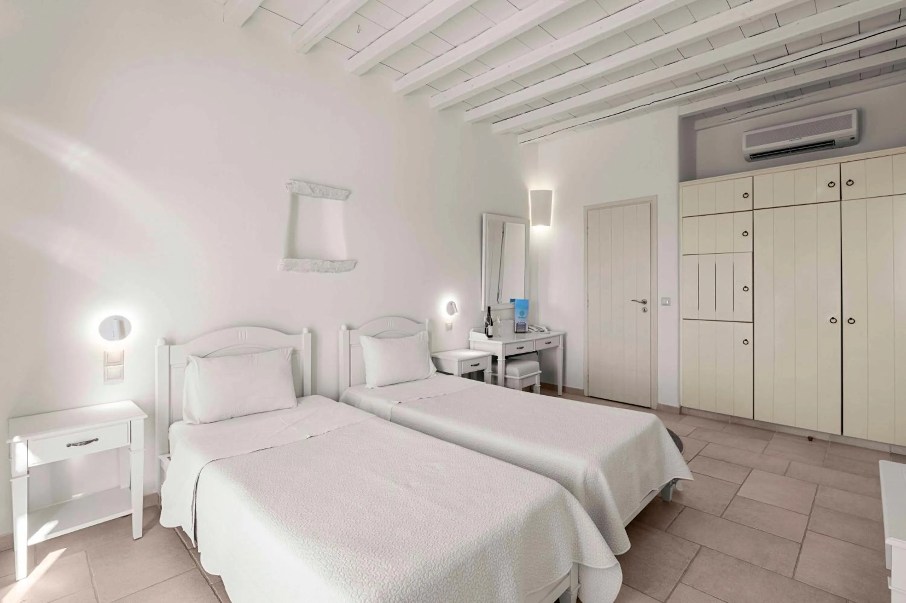 Bedroom, Bed in Anthea Hotel