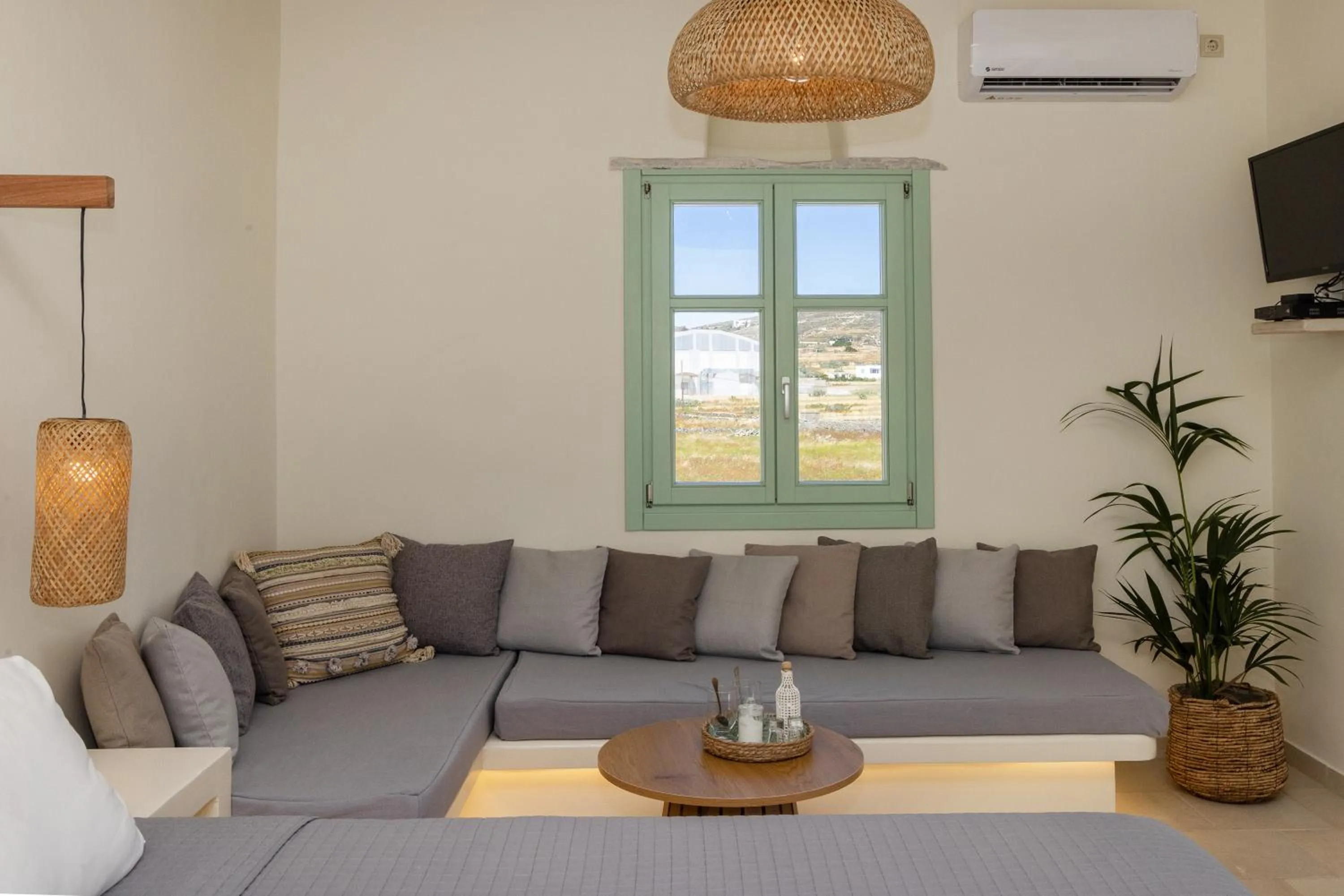 Living room in Anthea Hotel