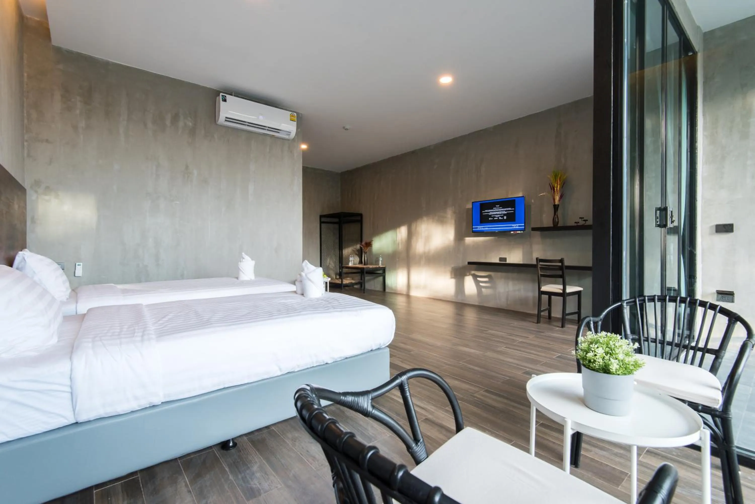 Photo of the whole room, Bed in Matina Mountain Resort