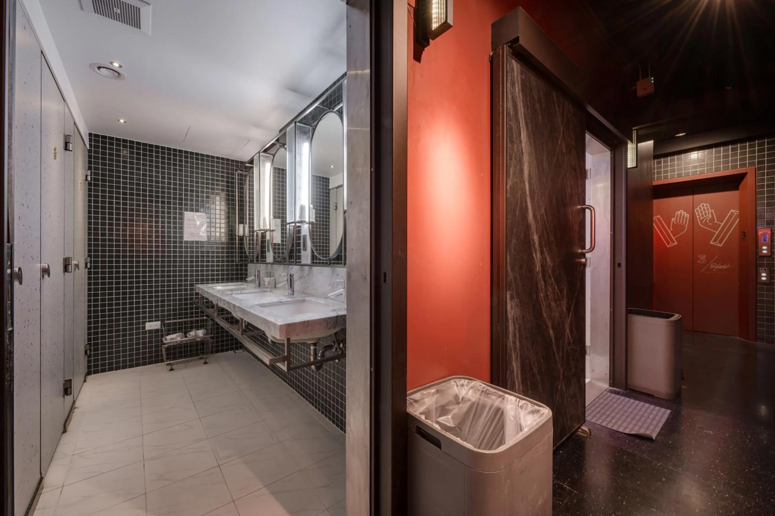 Shower in Getcha Hostel