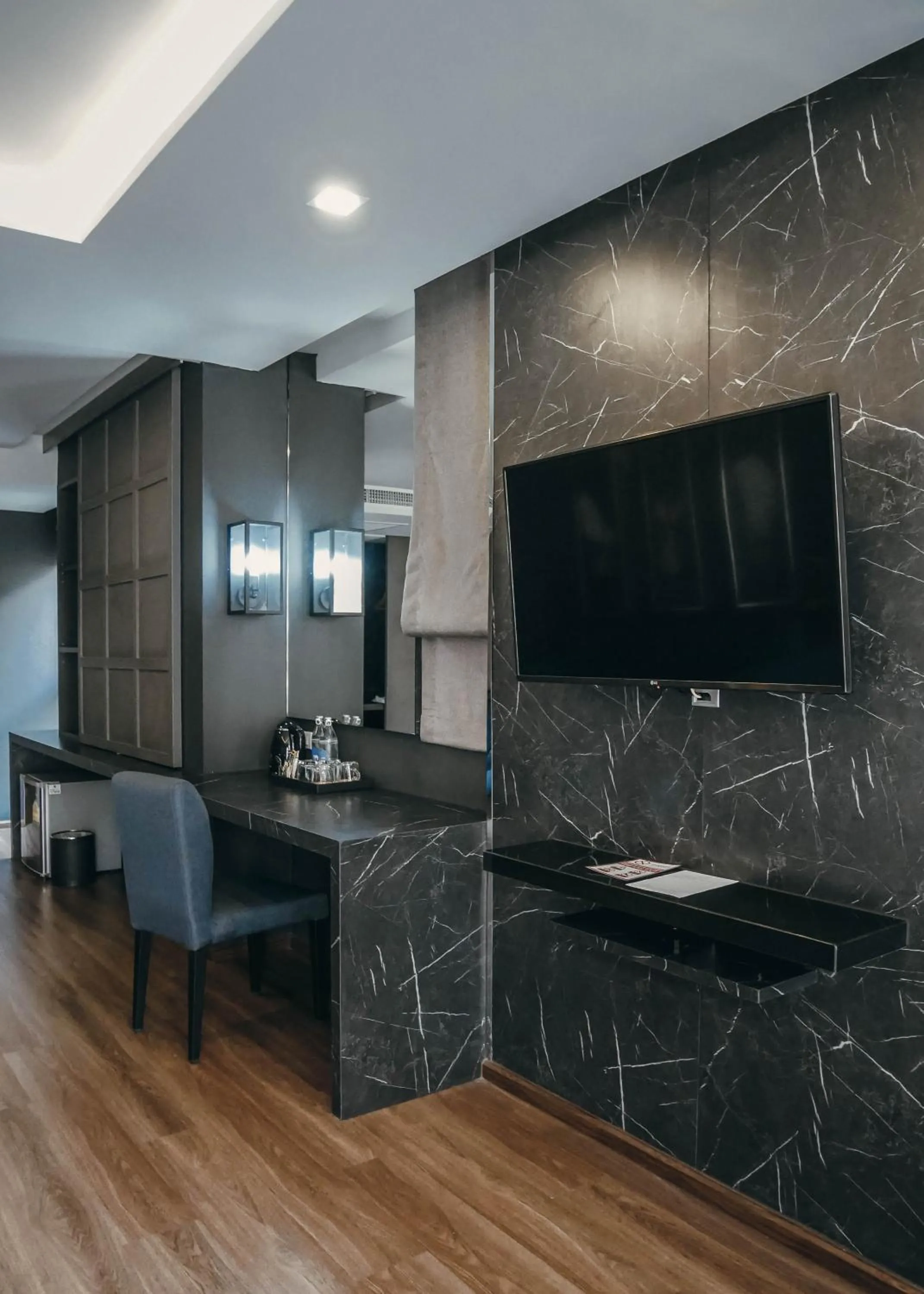 TV and multimedia in De Prime Rangnam Hotel