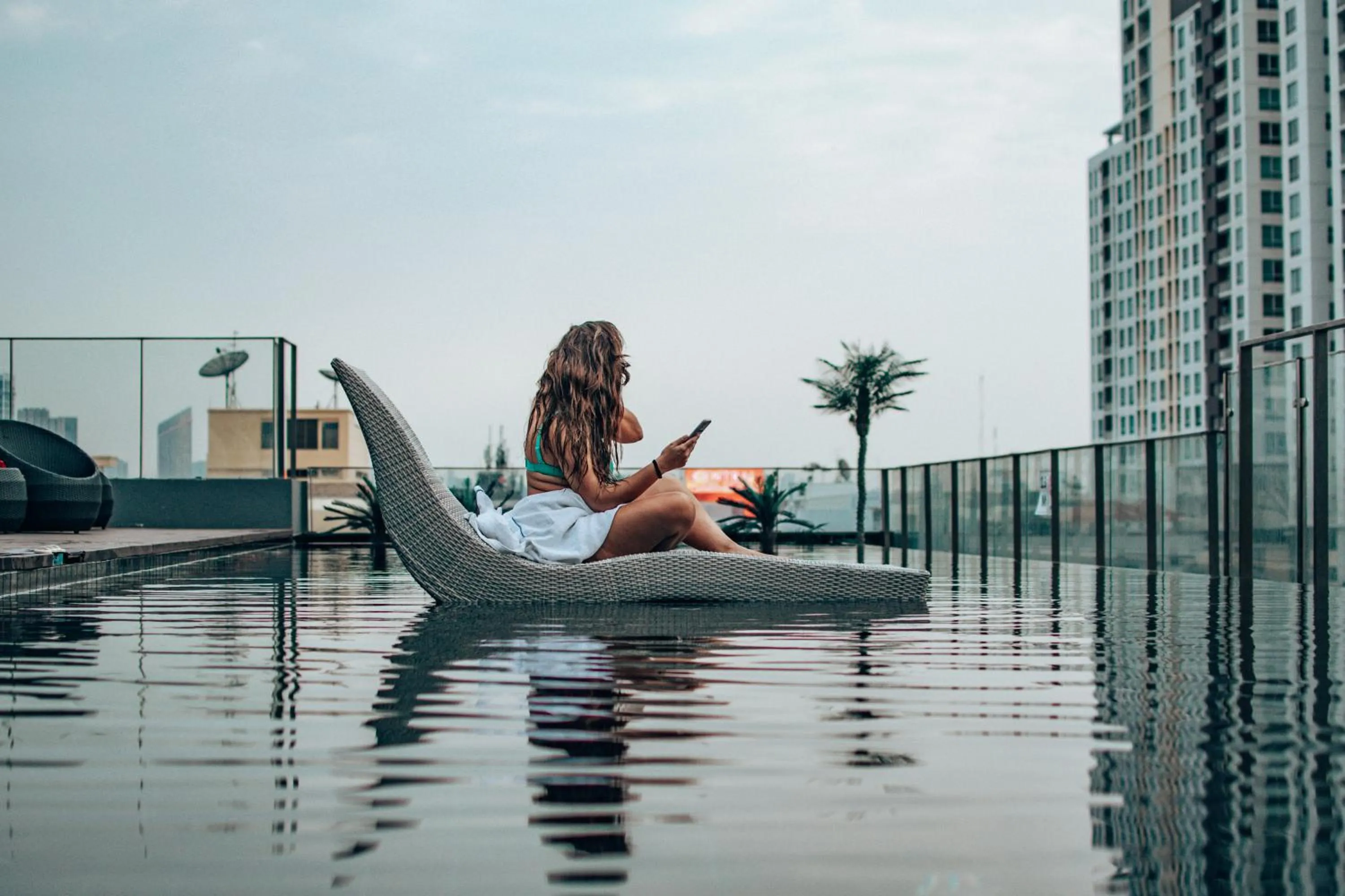 Swimming pool in De Prime Rangnam Hotel