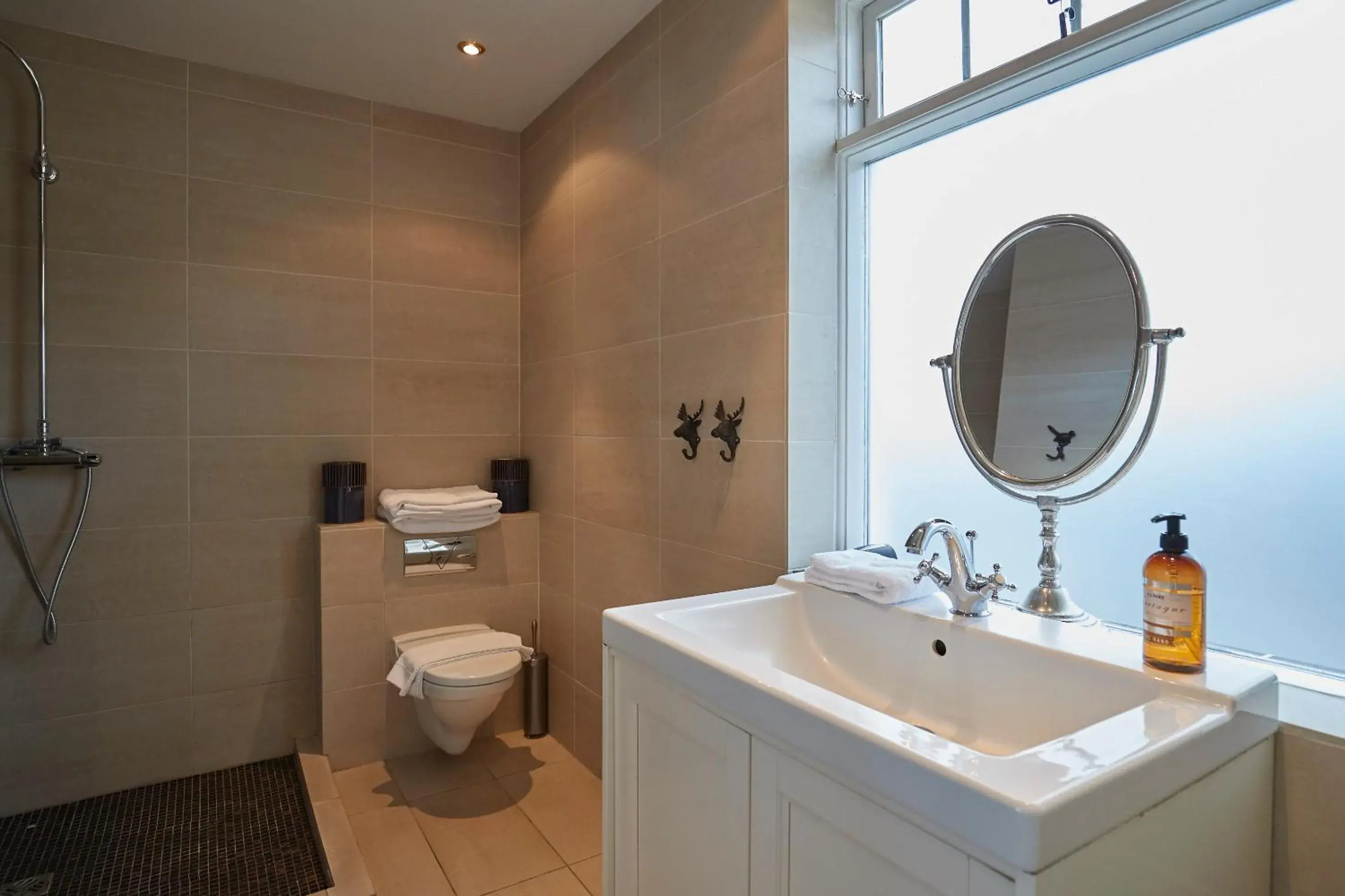 Single Room with Private Bathroom in BG4 Guesthouse Single Room with Private Bathroom in BG4 Guesthouse