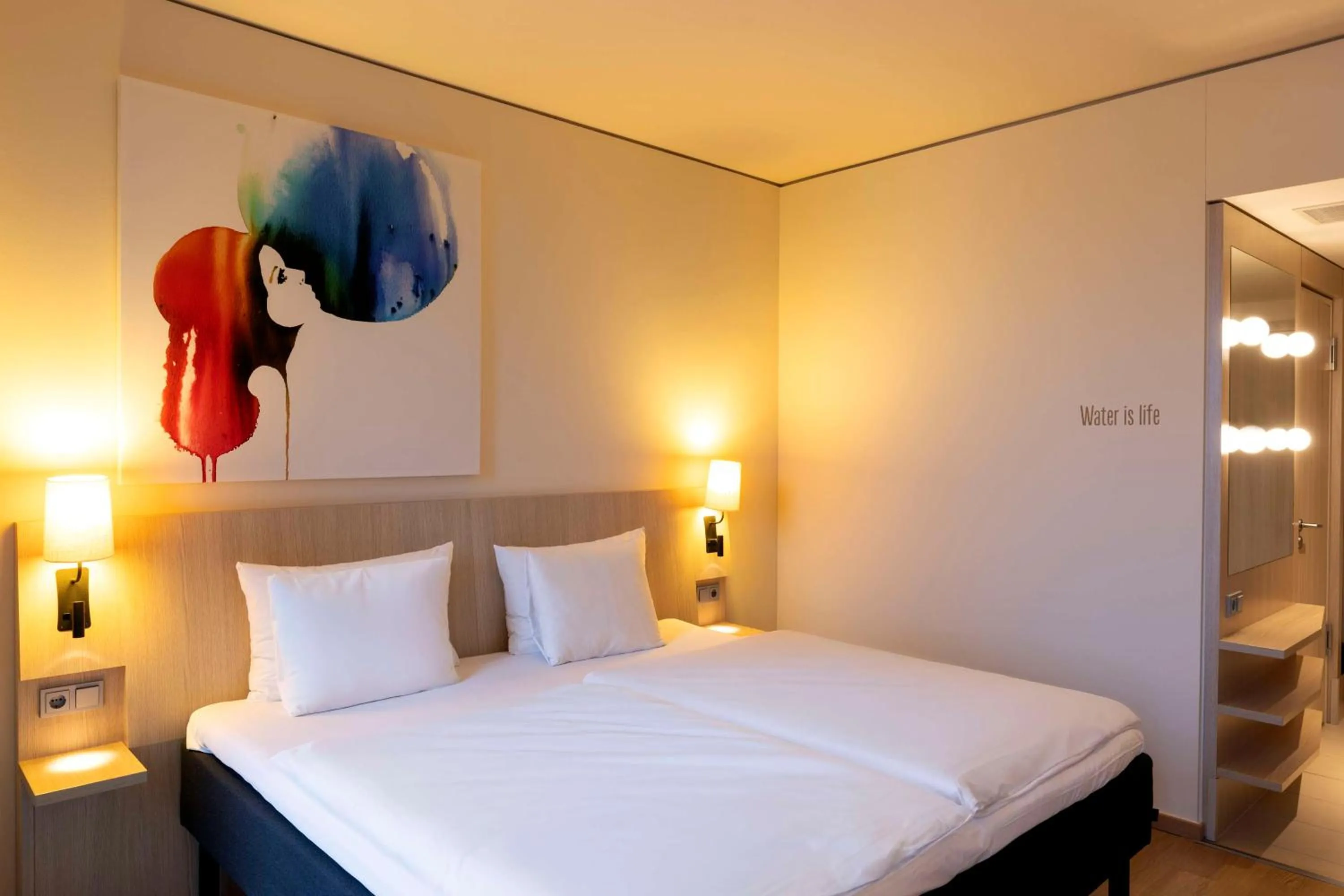 Bedroom, Bed in Scandic Hamburg Emporio