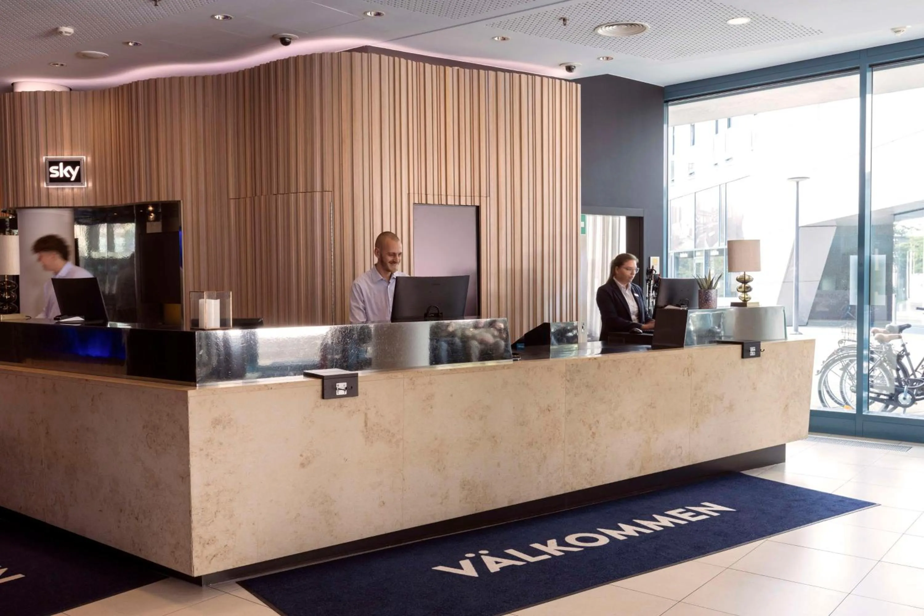 Lobby or reception in Scandic Hamburg Emporio