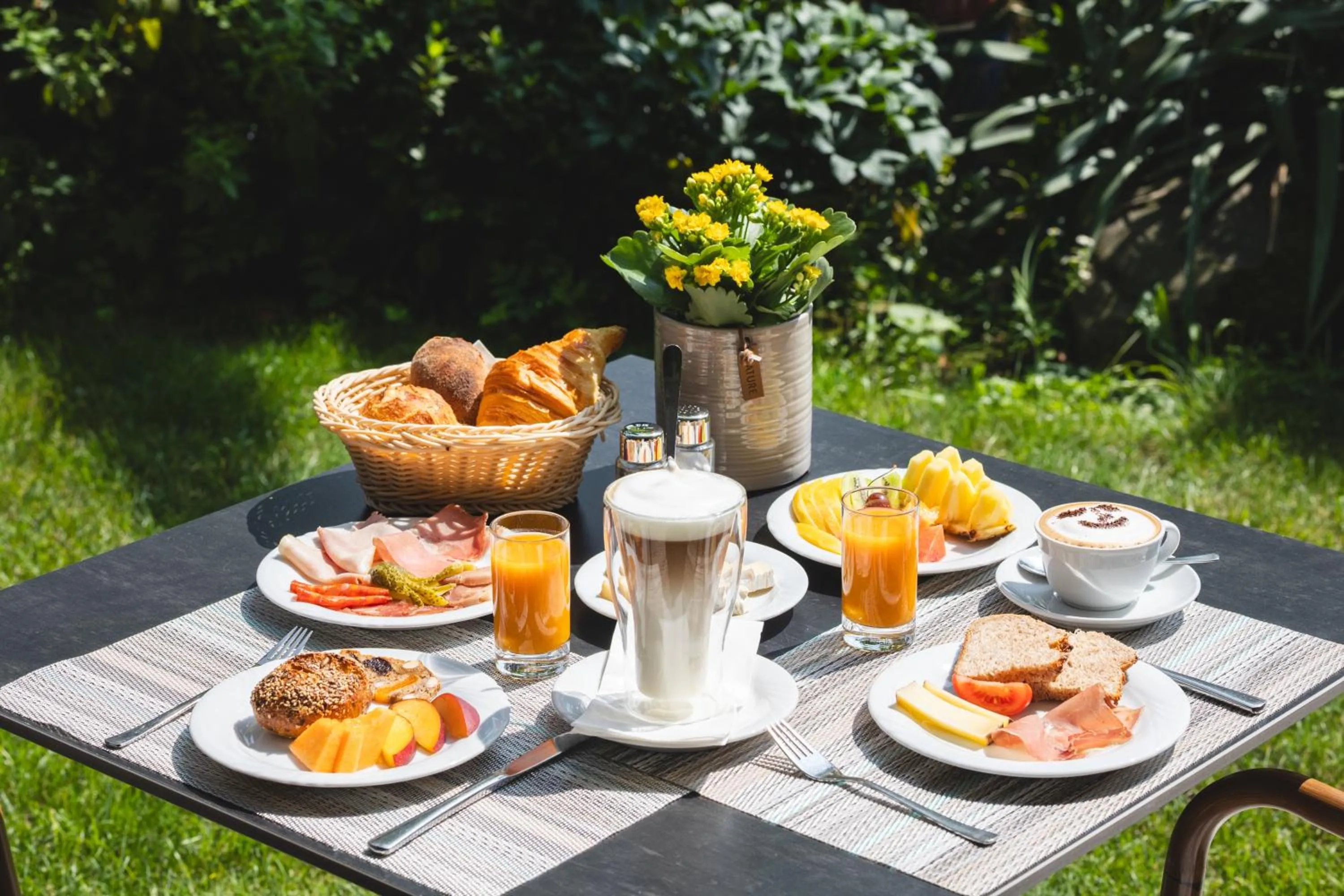 Continental breakfast in Charme Hotel Barbatè