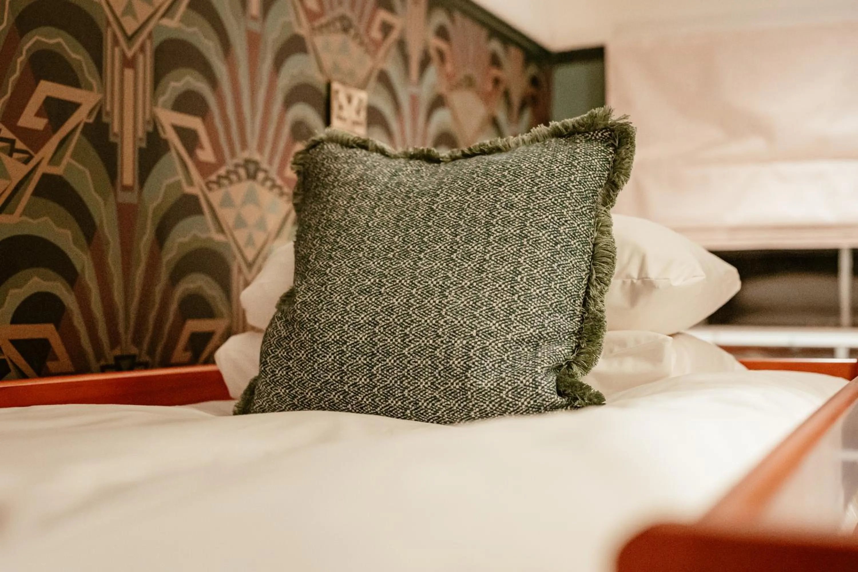 Bed in Hand & Flower