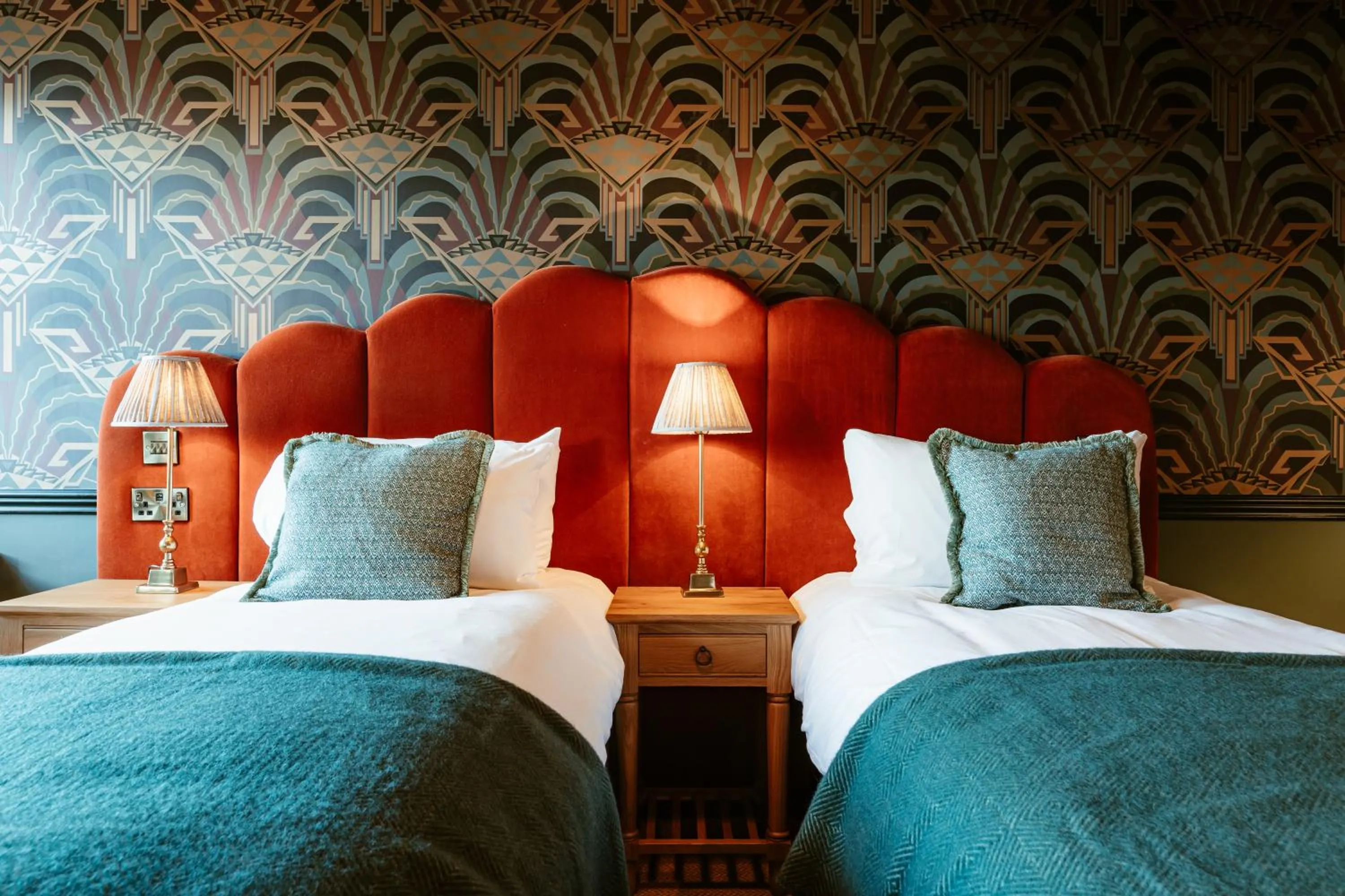 Bed in Hand & Flower