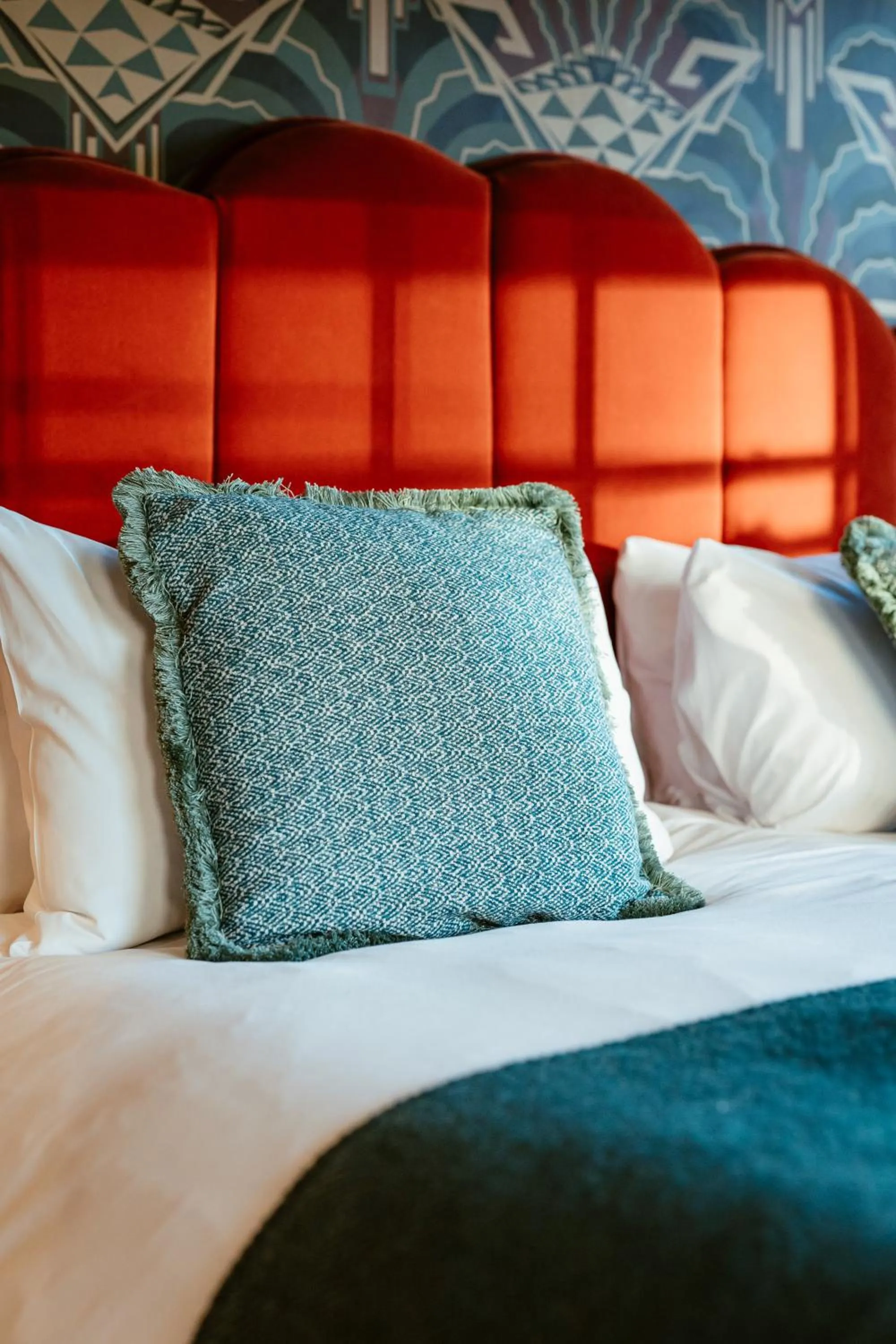 Bed in Hand & Flower