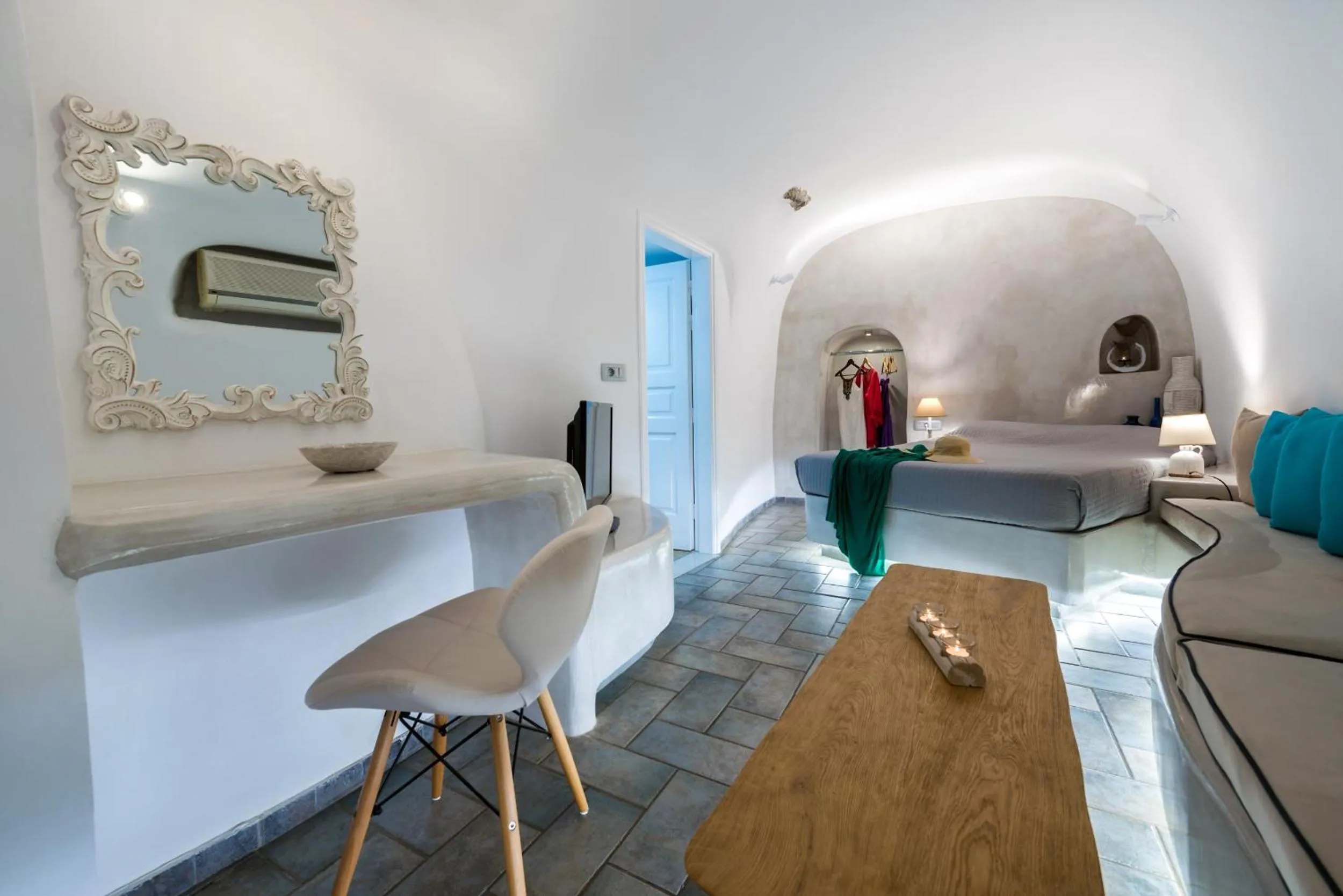 Photo of the whole room, Bed in Nefeli Homes - Adults Only