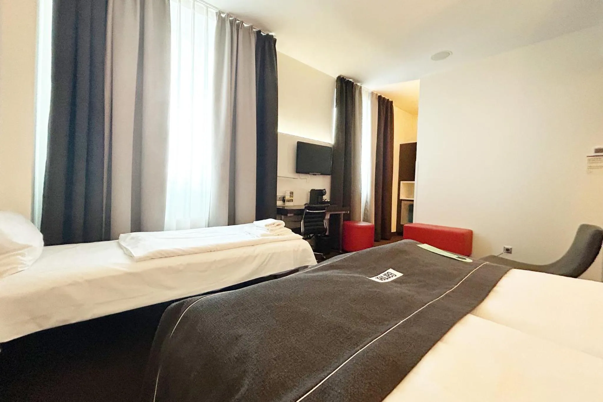 Photo of the whole room, Bed in Garner Hotel Berlin - Mitte by IHG